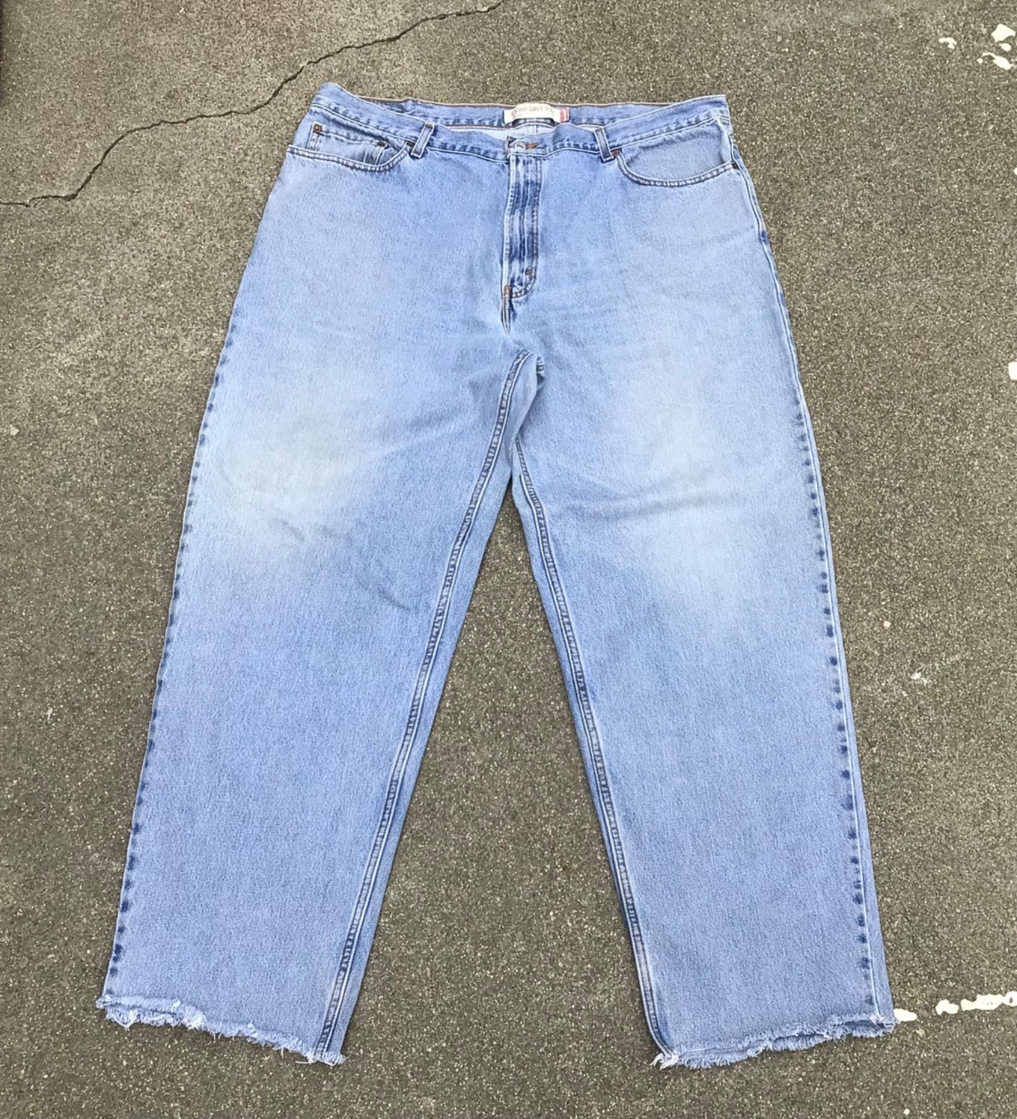 Levi’s 560 Comfort Fit Fading Denim Blue Jean Men Size 42 x 31* Distressed Baggy