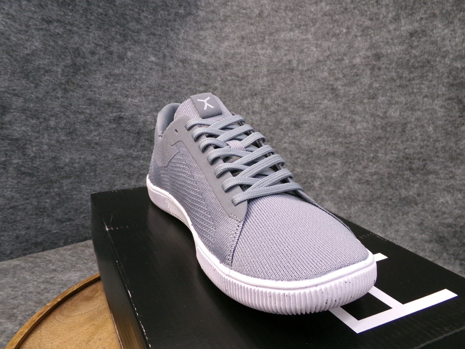 Flux Adapt Trainer Mens Concrete Grey Barefoot Athletic Knit Shoes Size 11 US