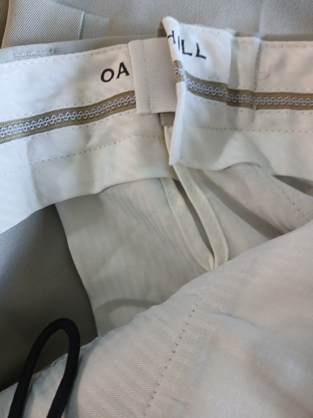 OAK HILL MEN’S CHINO PANTS IN SIZE 48X30 CREAM COLOR