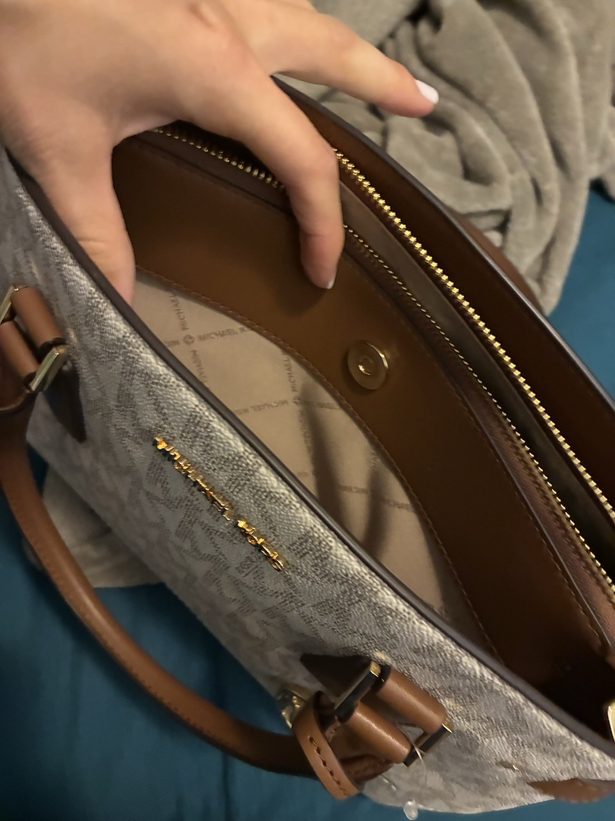 Michael Kors Signature Monogram Satchel Medium Zip Detachable Crossbody Beige