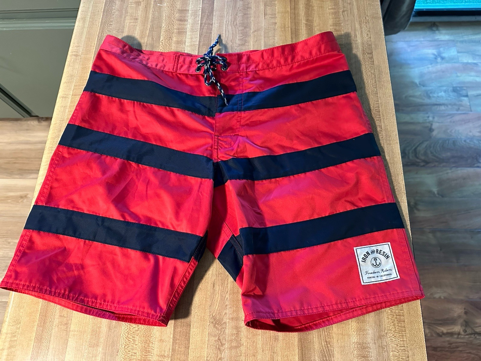 Iron and Resin Men’s Shorts Freedom Riders,Forged In Ca, Size 34 Board shorts