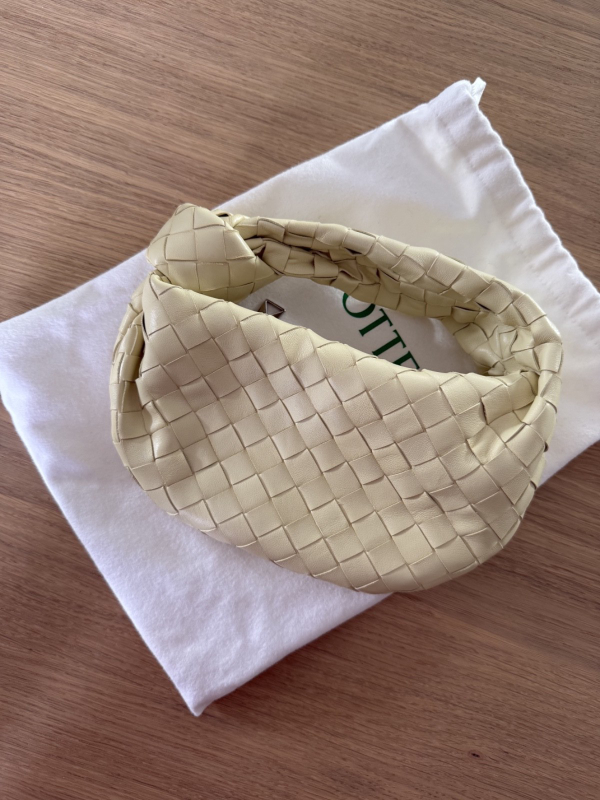 Pre-owned: Auth Bottega Veneta Leather Mini Jodie Knot handbag Ice Cream yellow