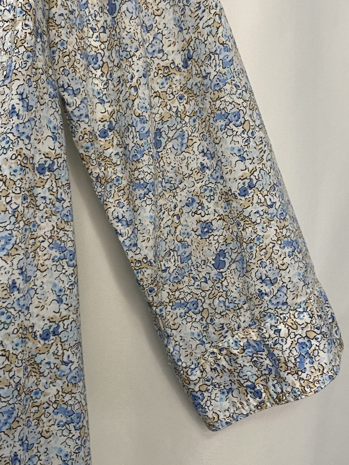 St. John’s Bay Women’s Size M Blue Floral Button Front Soft Cotton Blouse Top