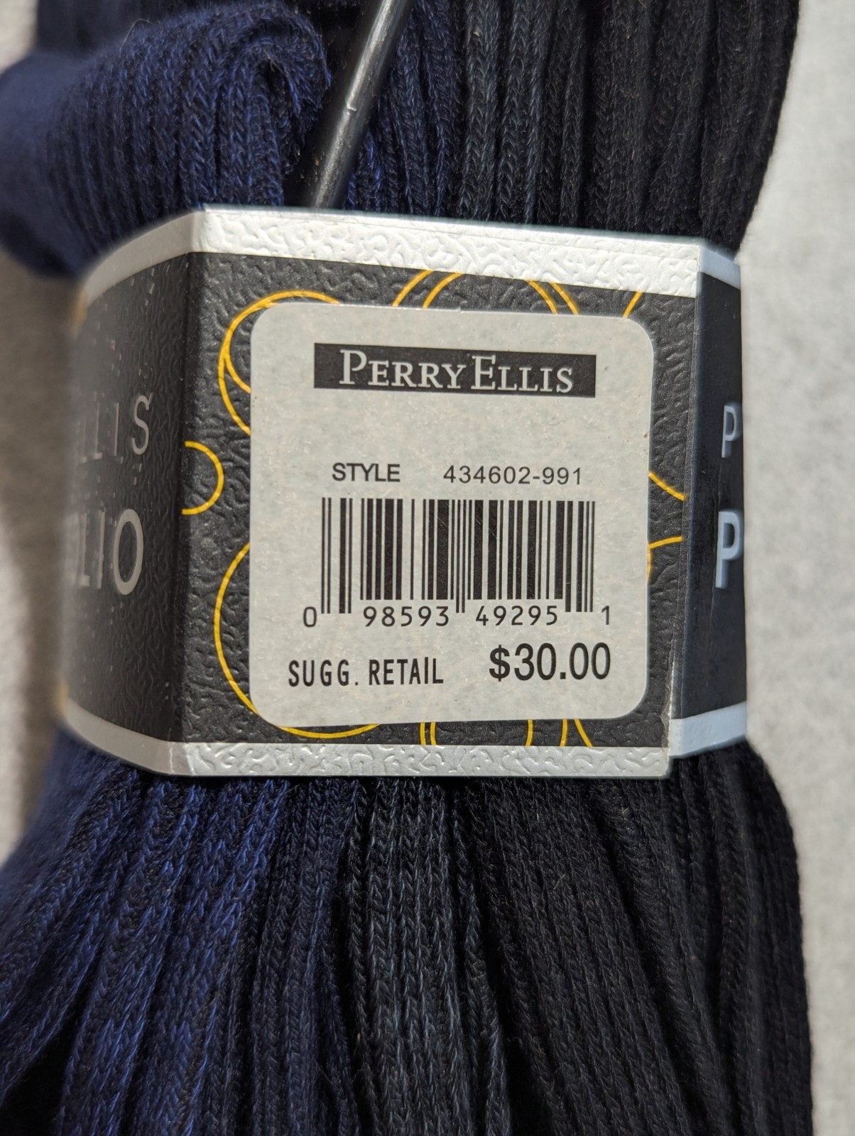 Insane Deal – 5 Pairs – Perry Ellis Men’s SOFT Crew Dress Socks Blue / Black
