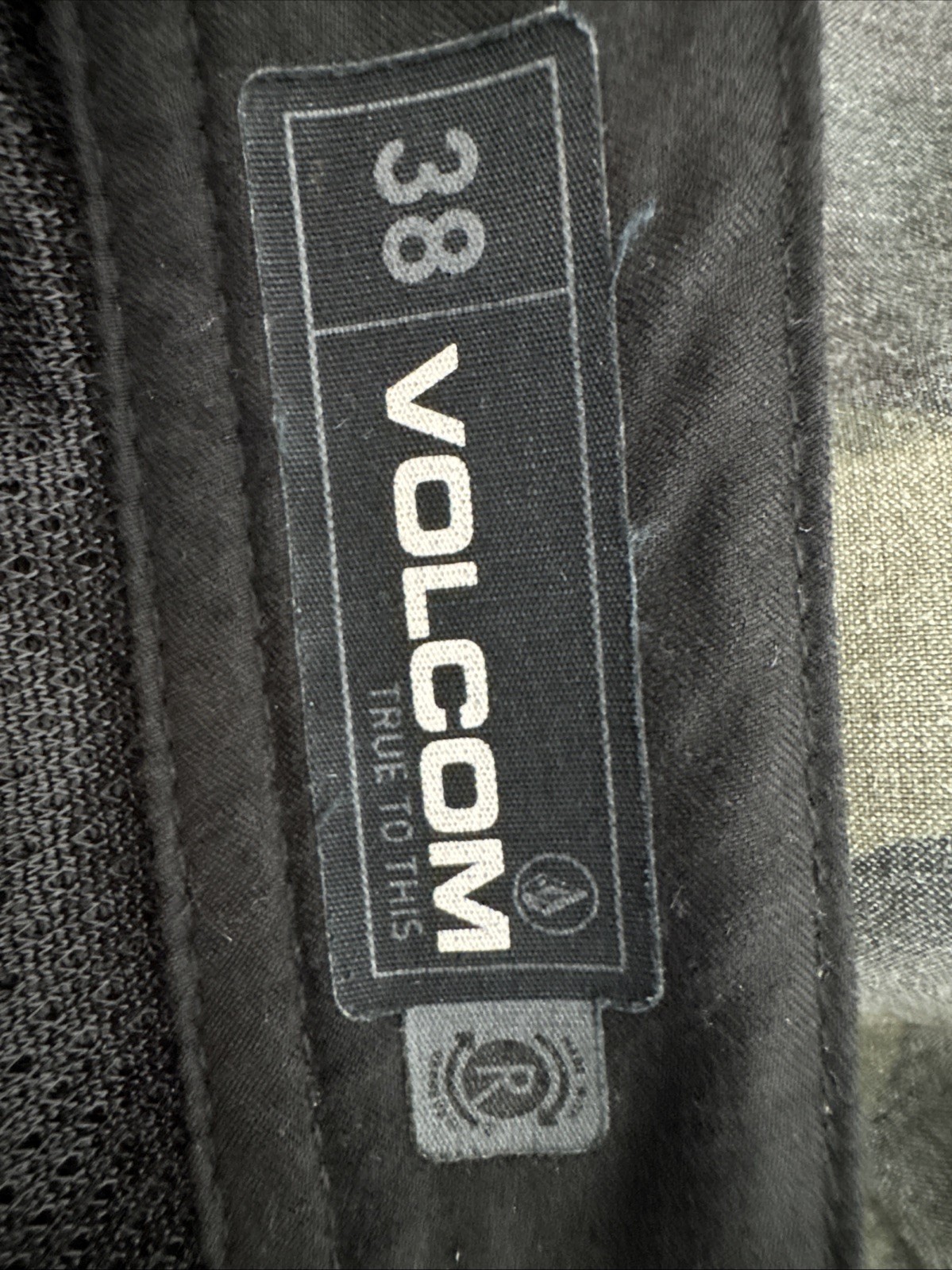 Volcom Shorts Camo 38 Waist