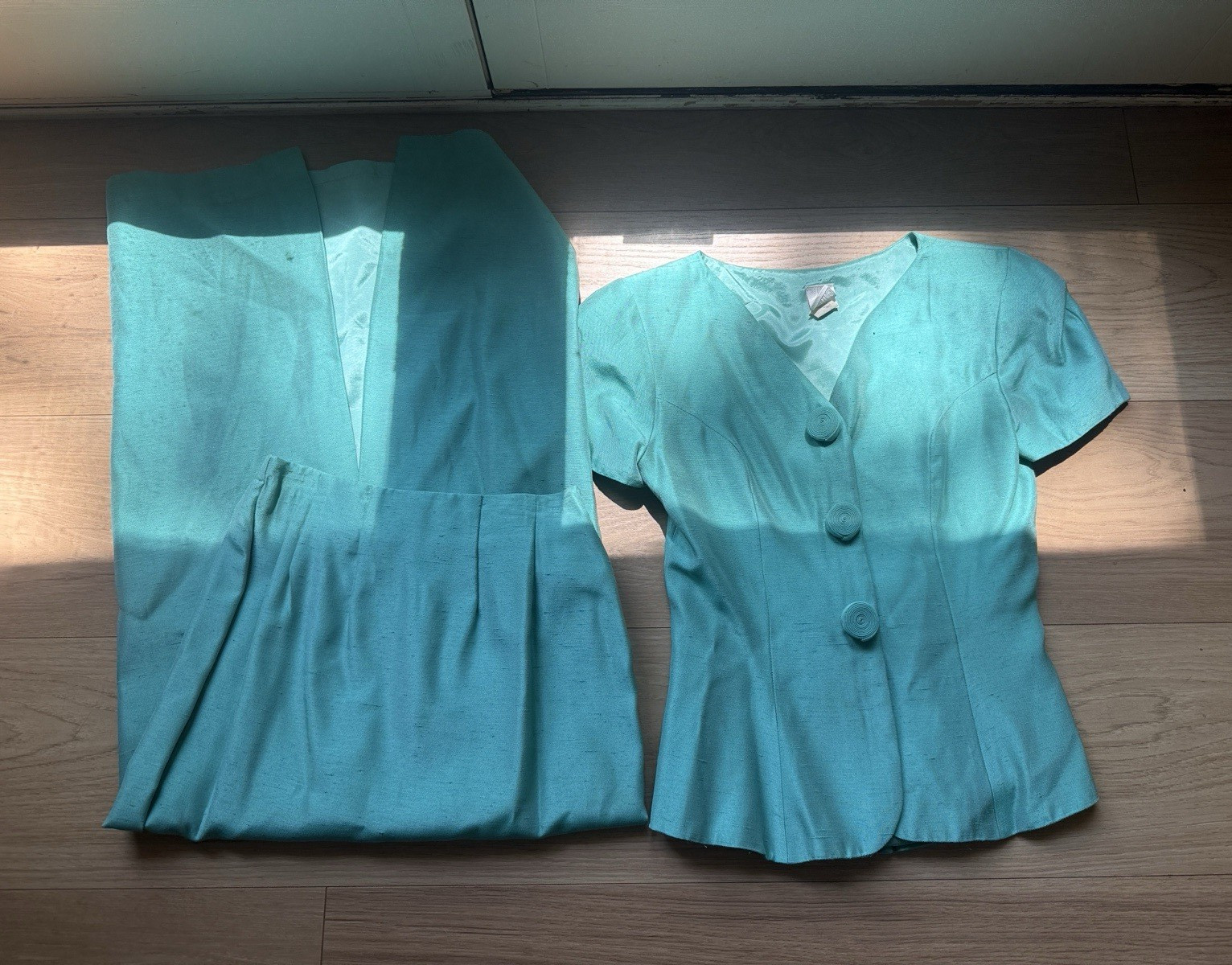 Vint Watters and Watters Teal 2pc Skirt Suit 3-Button Short Sleeve Jacket Sz 8