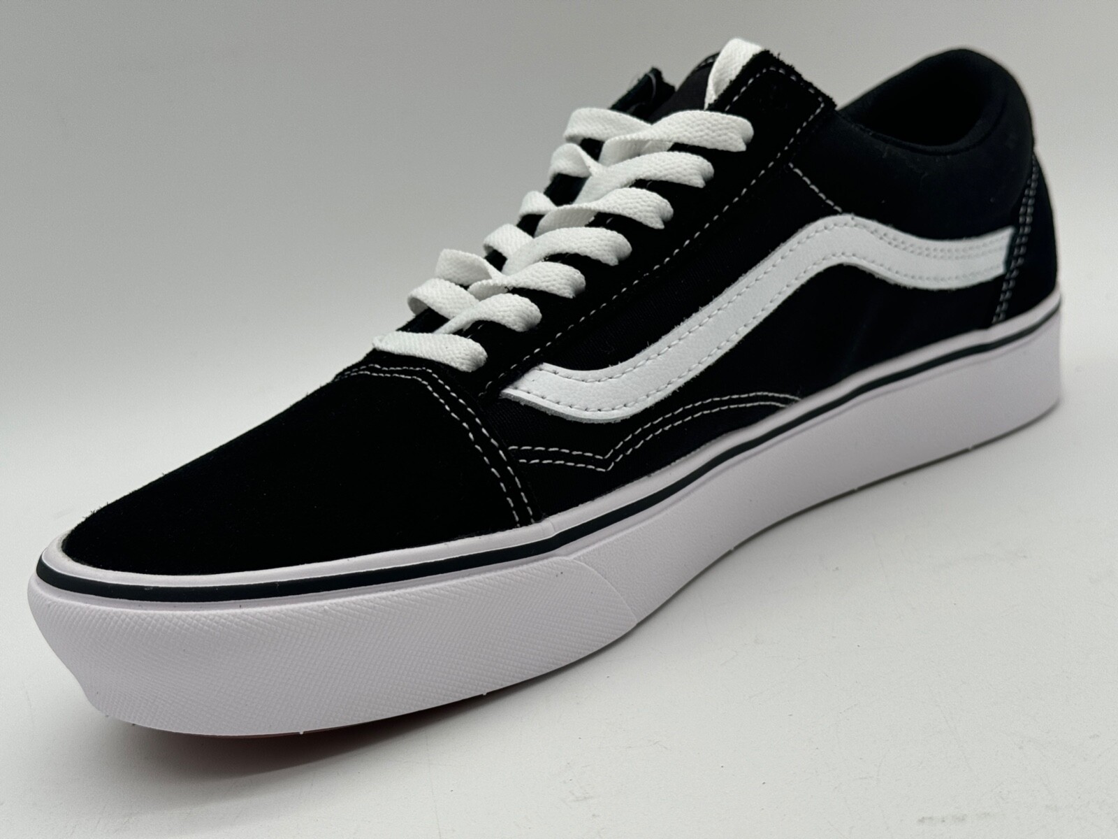 New VANS OLD SKOOL Men SZ 9.5 UNISEX Women SZ 11 IN BLACK true WHITE Comfycush