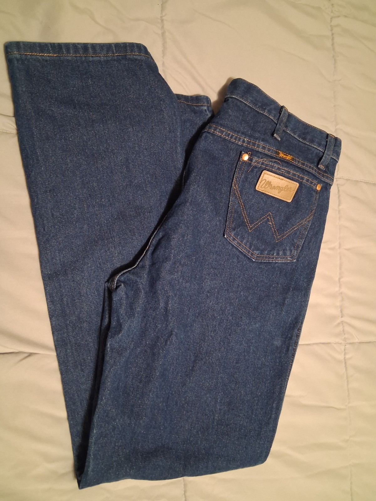Wrangler Men’s Blue Dark Wash Denim Straight Leg Regular Fit Cowboy Cut