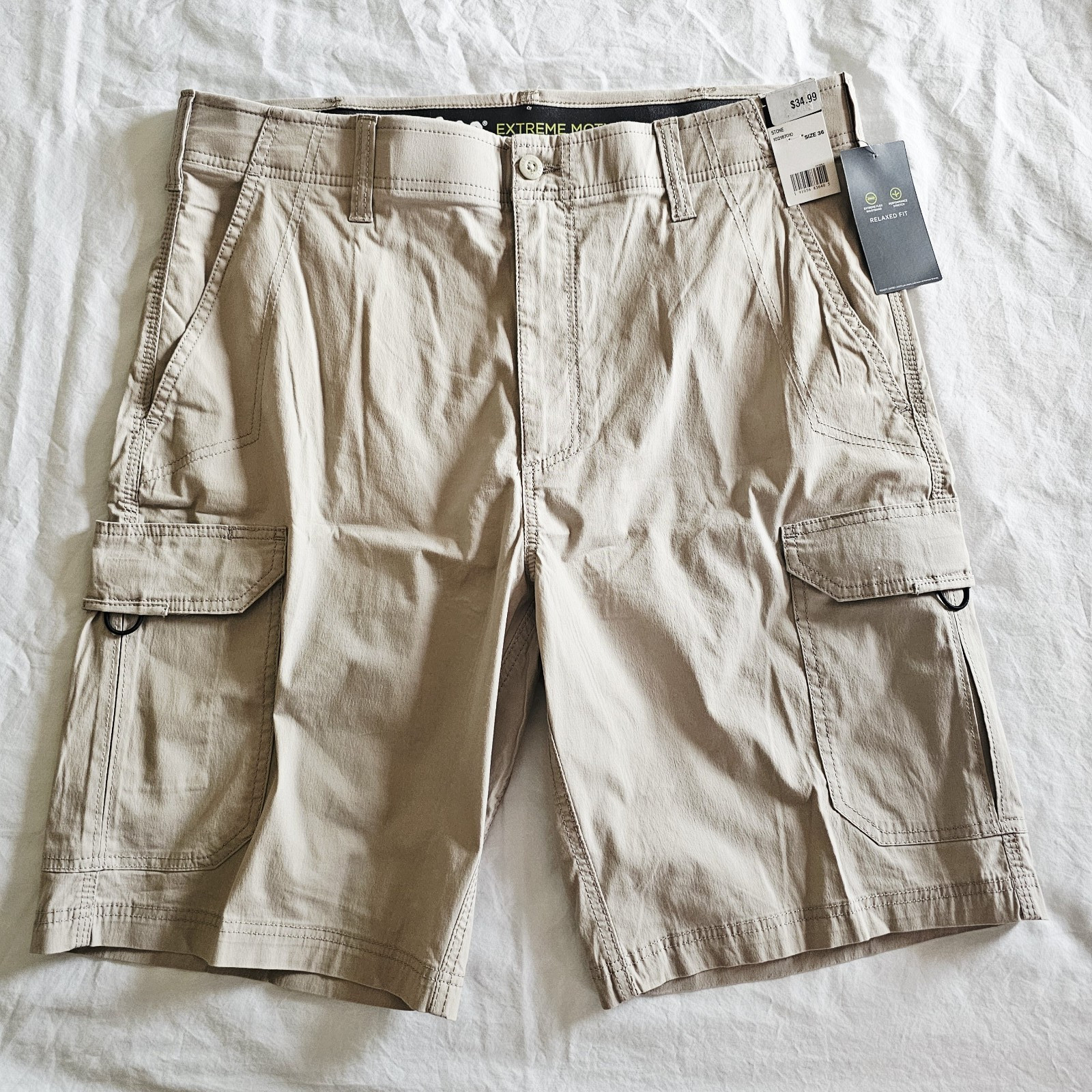 Lee Extreme Motion Crossroad Cargo Shorts Men’s Size 36 Relaxed Fit Stone Color