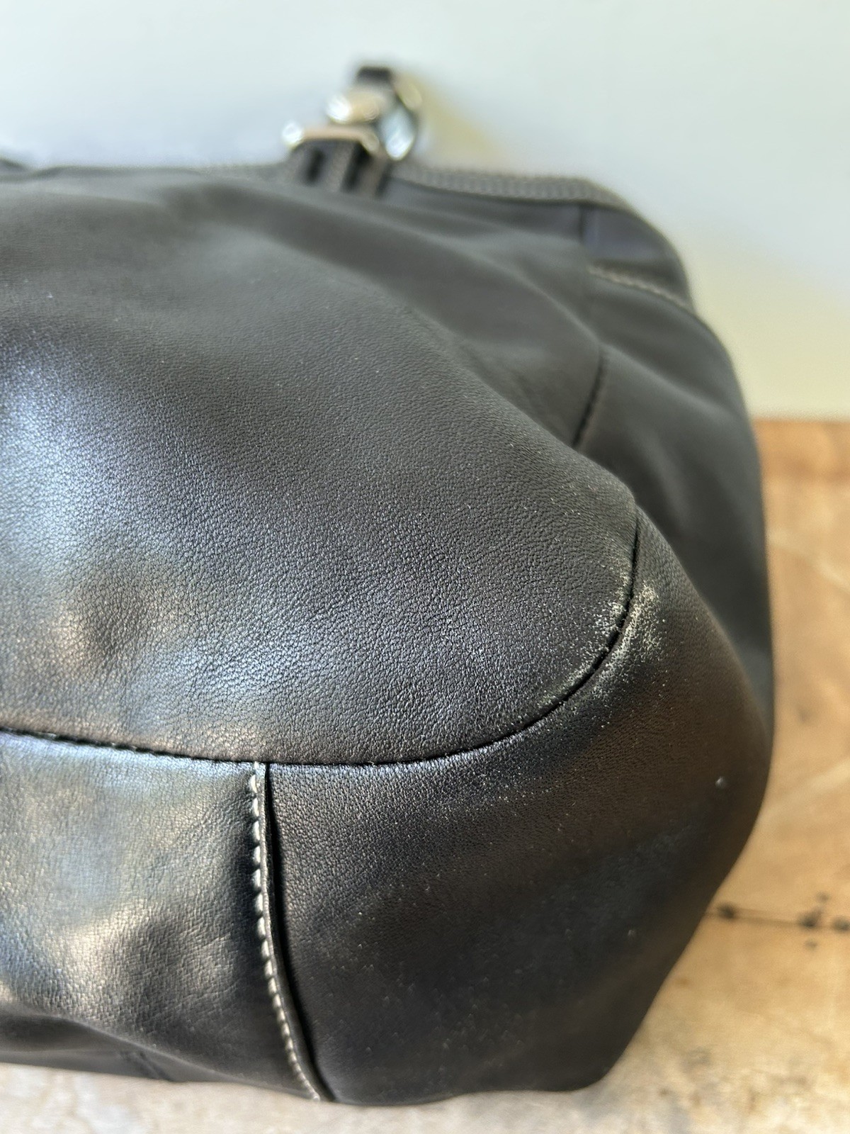 Coach gallery East west Black s atchel Bag Zip Closure. Coach F15147 *Read‼️