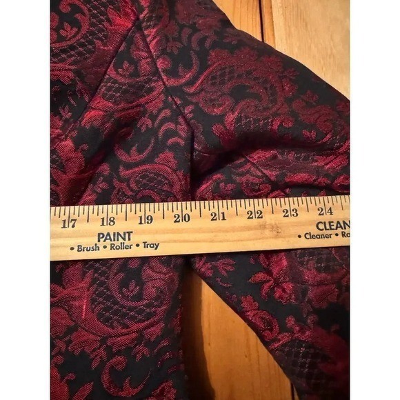 Chico’s Red Black Damask Jacquard Beaded Blazer Jacket Size 1 M Open Front