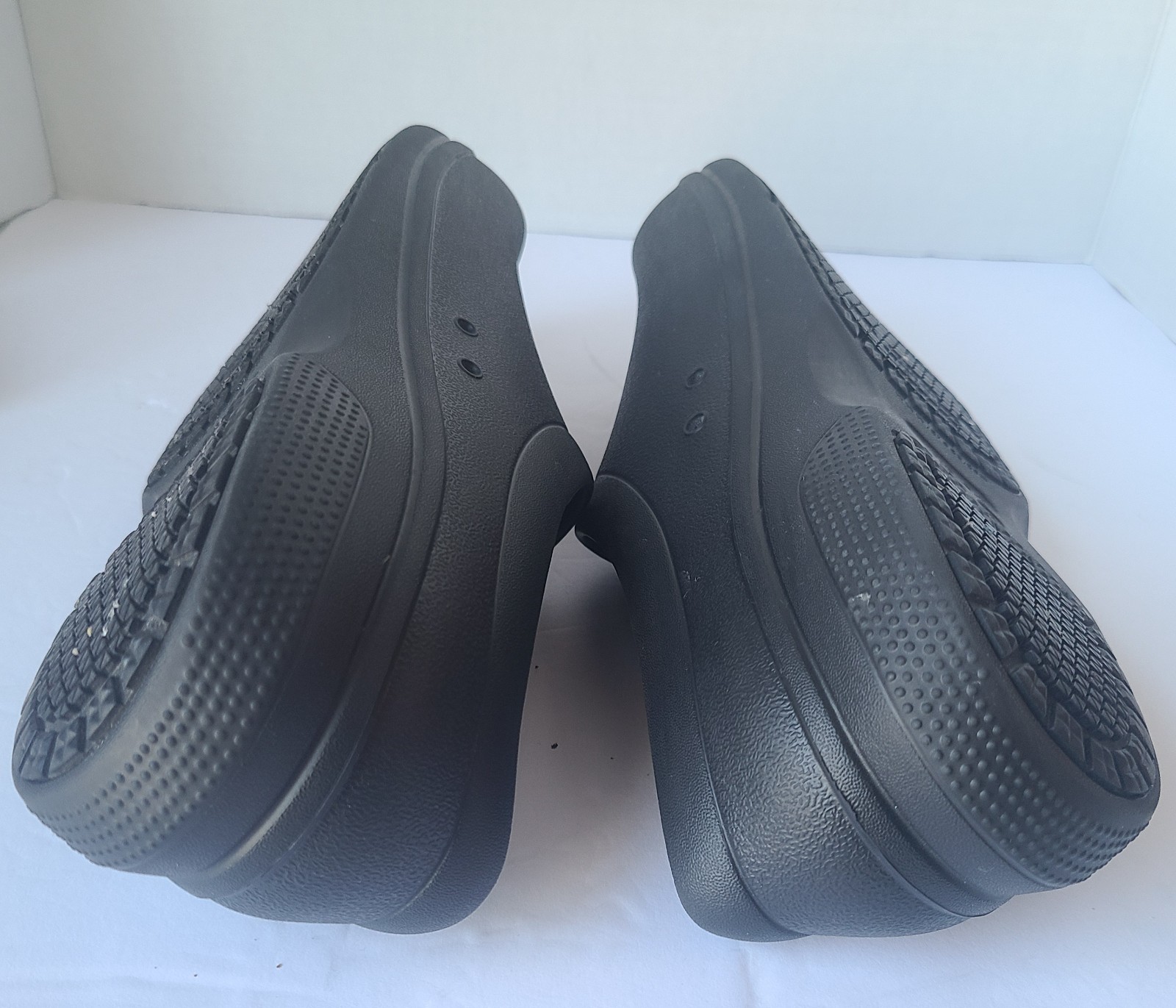Crocs M8 W10 Bistro Black at Work Clog Shoes Slip Resistant Nursing Chef Comfort