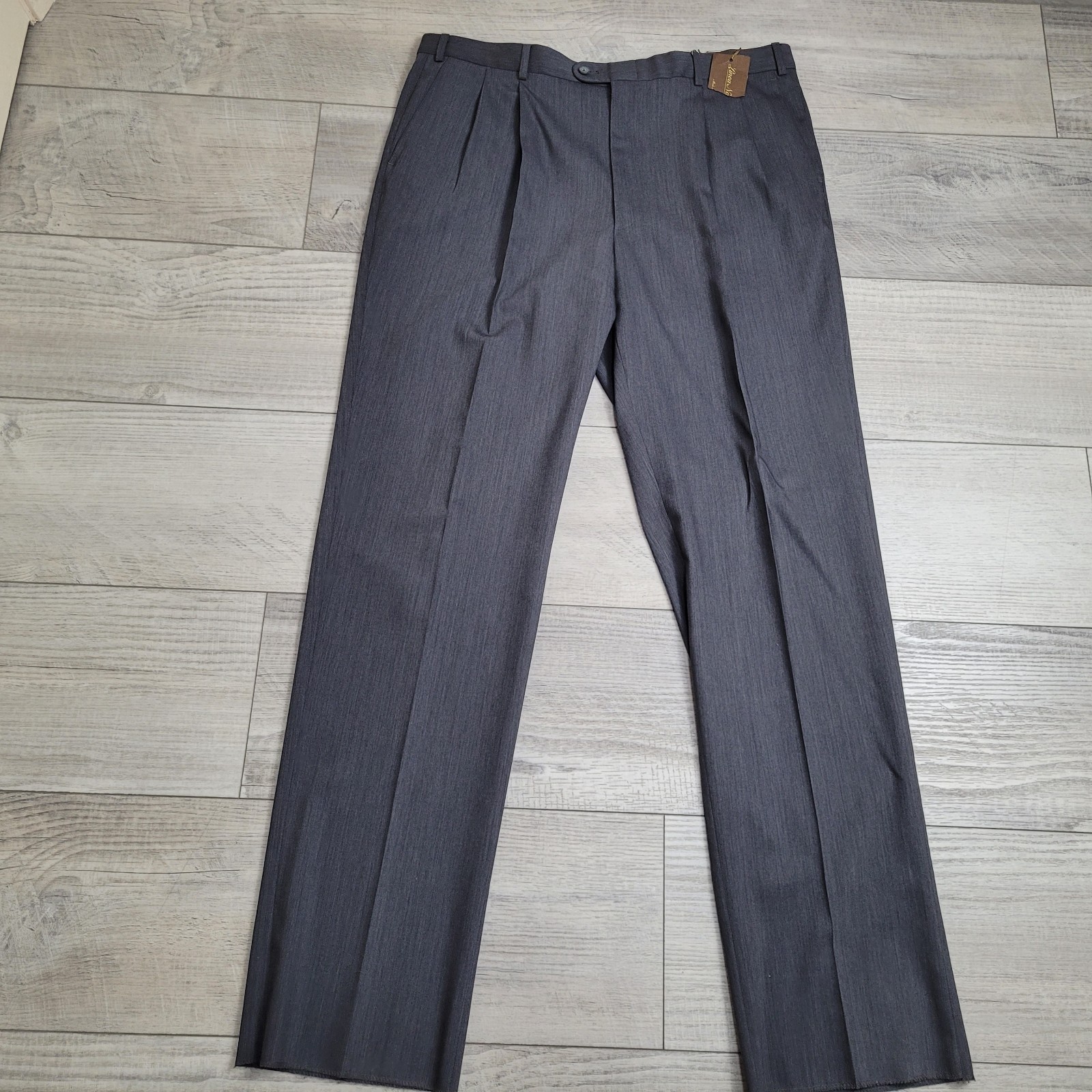 NWT Linea Natruale Pants Men 40 Gray 100% Wool Super 110’s Pleated Unhemmed