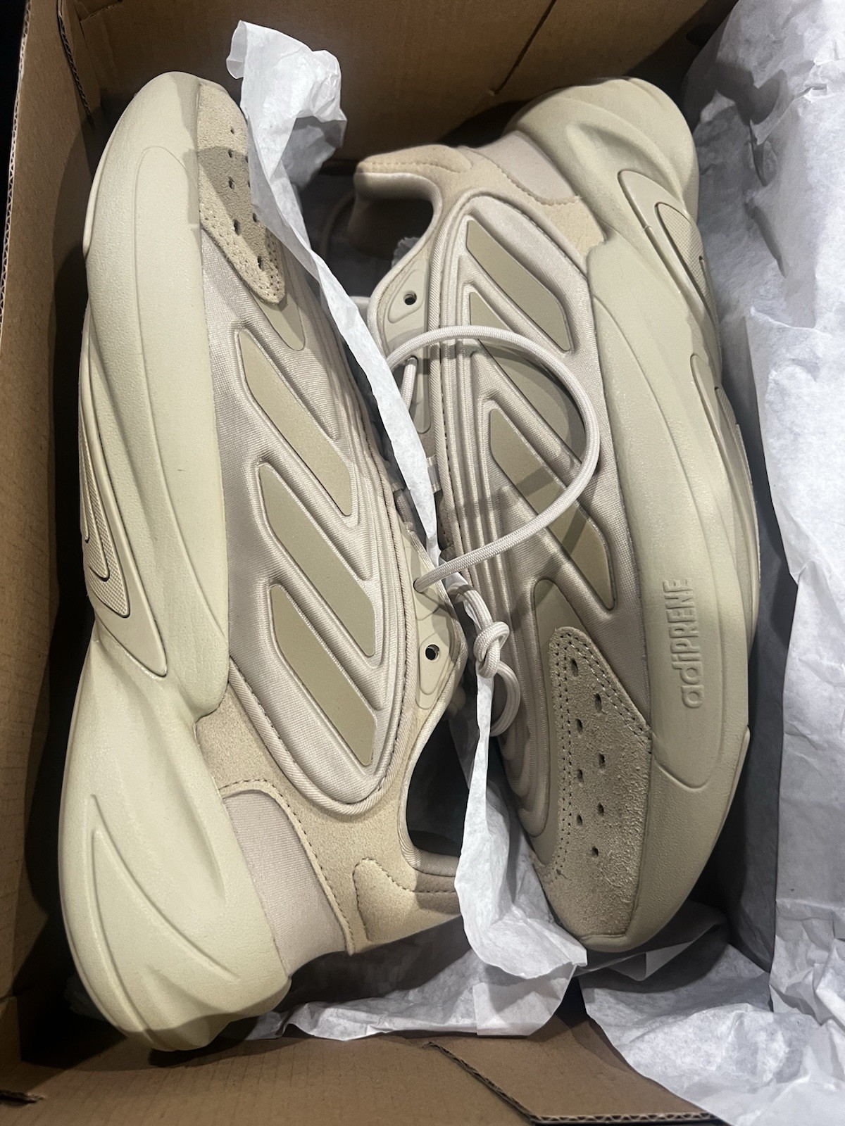 Size 8 – adidas Ozelia Savanna