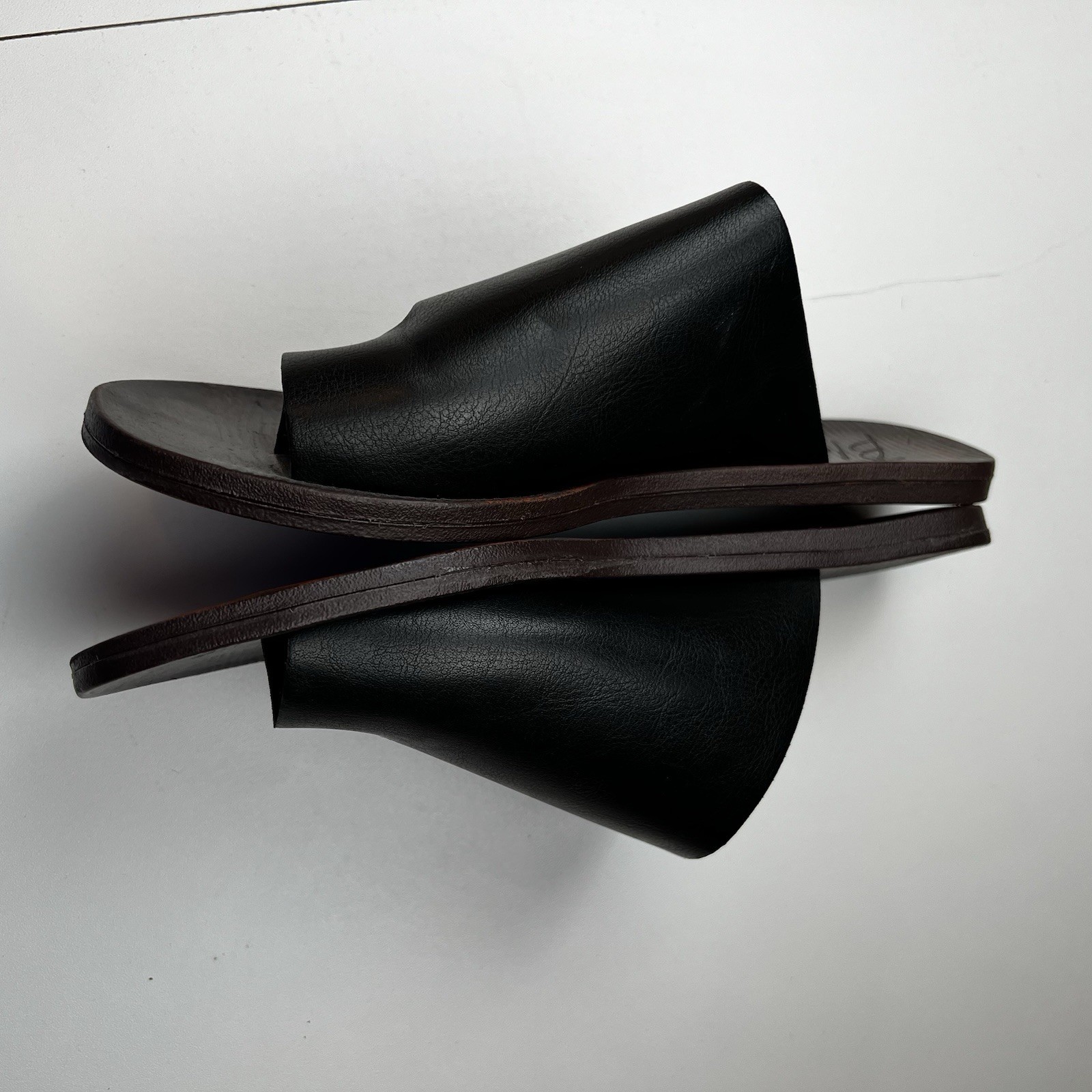 Blowfish Dalla Black Vegan Man Made Materials Slide Sandals 8.5