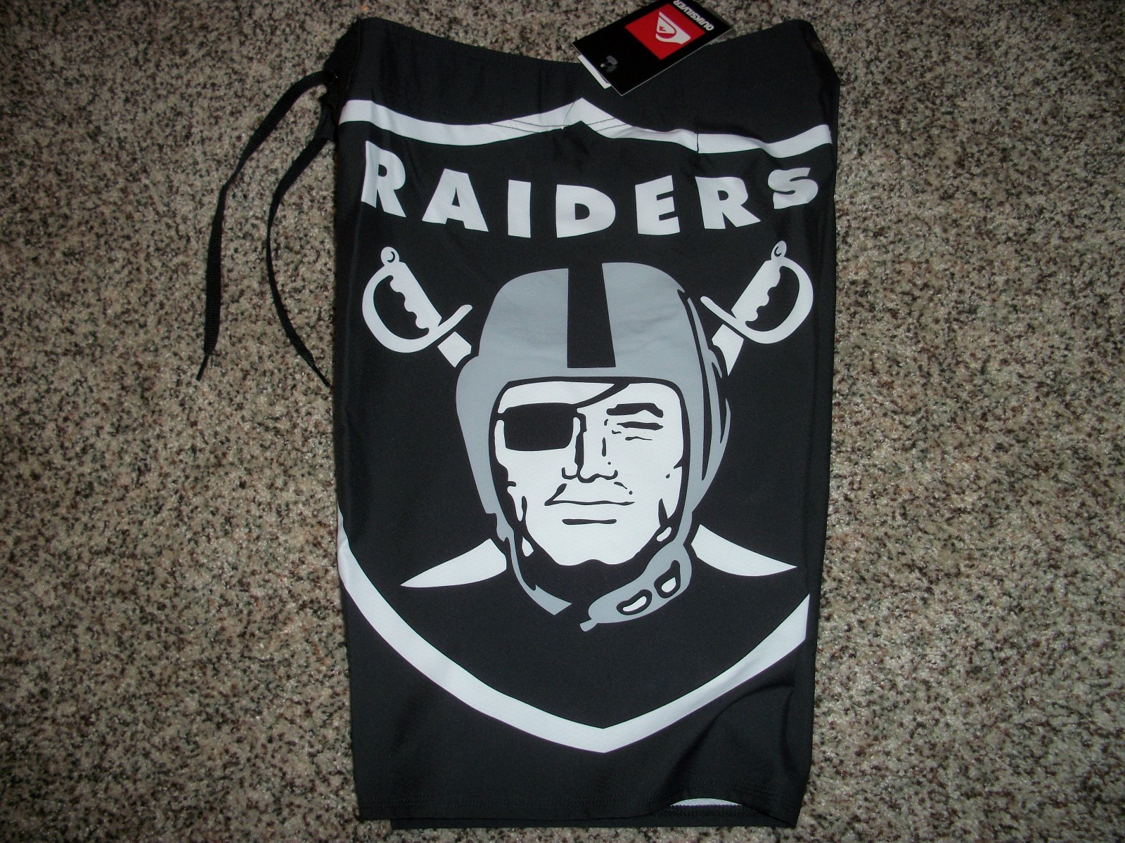 OAKLAND RAIDERS Quiksilver New NWT Mens Board Swim Shorts Black NFL 28 29 30 32