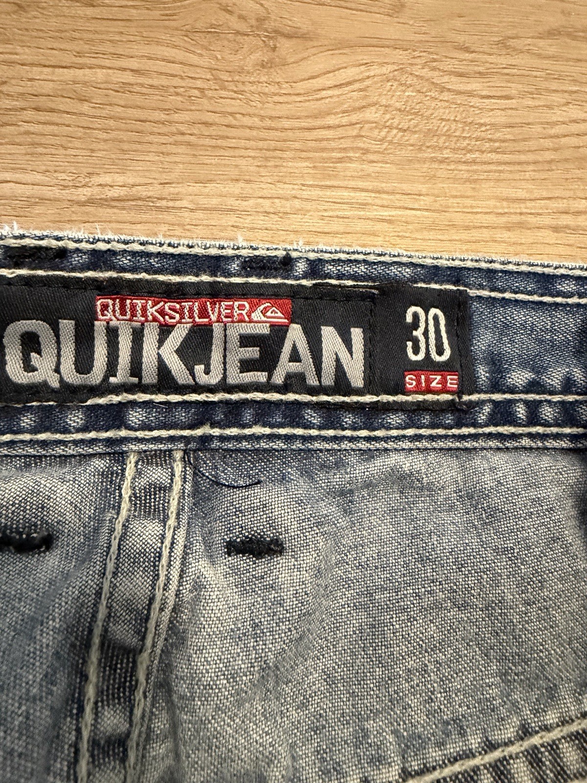 Quiksilver Men’s Blue Denim Relaxed Fit Jeans Medium Wash Cargo Pockets Logo