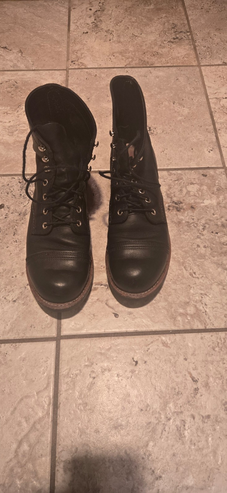 Red Wing Iron Ranger Size 9 Men’s Boot – Black Excellent Condition