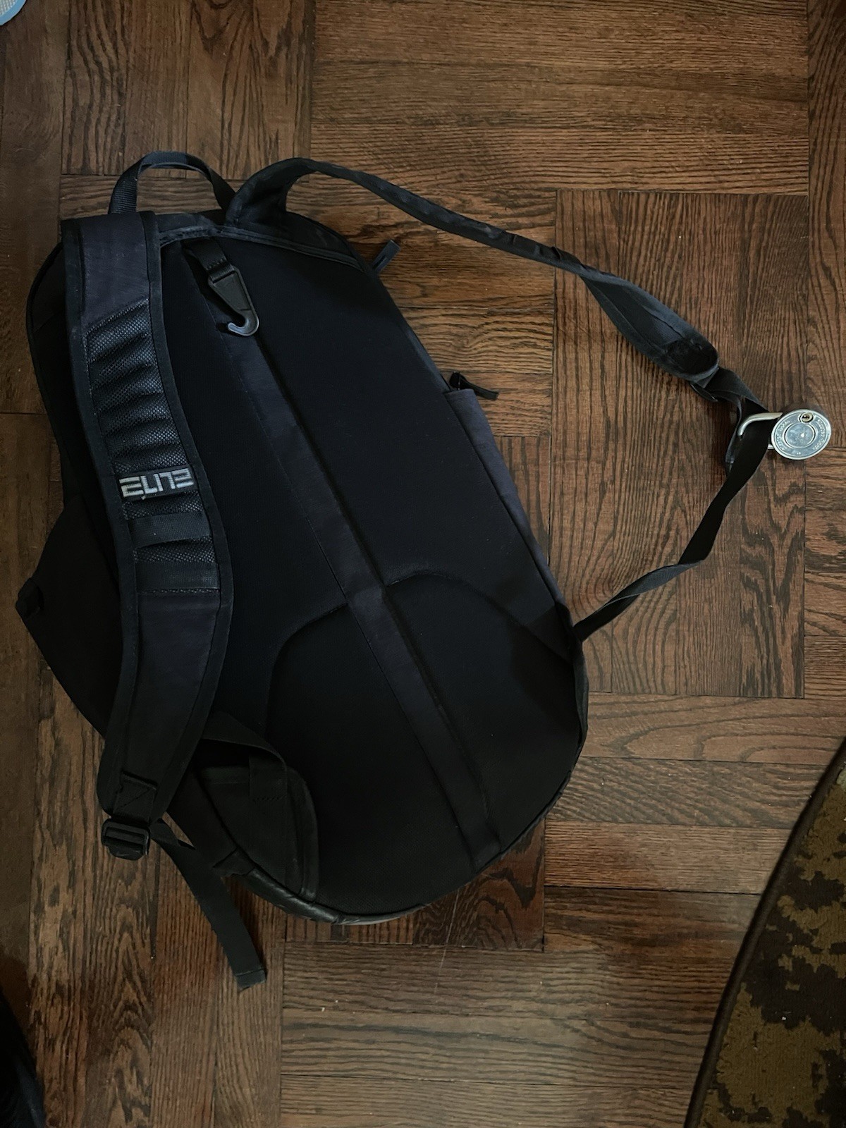 Nike Elite Black Men’s Large Backpack Zip Closure Adjustable Strap Travel