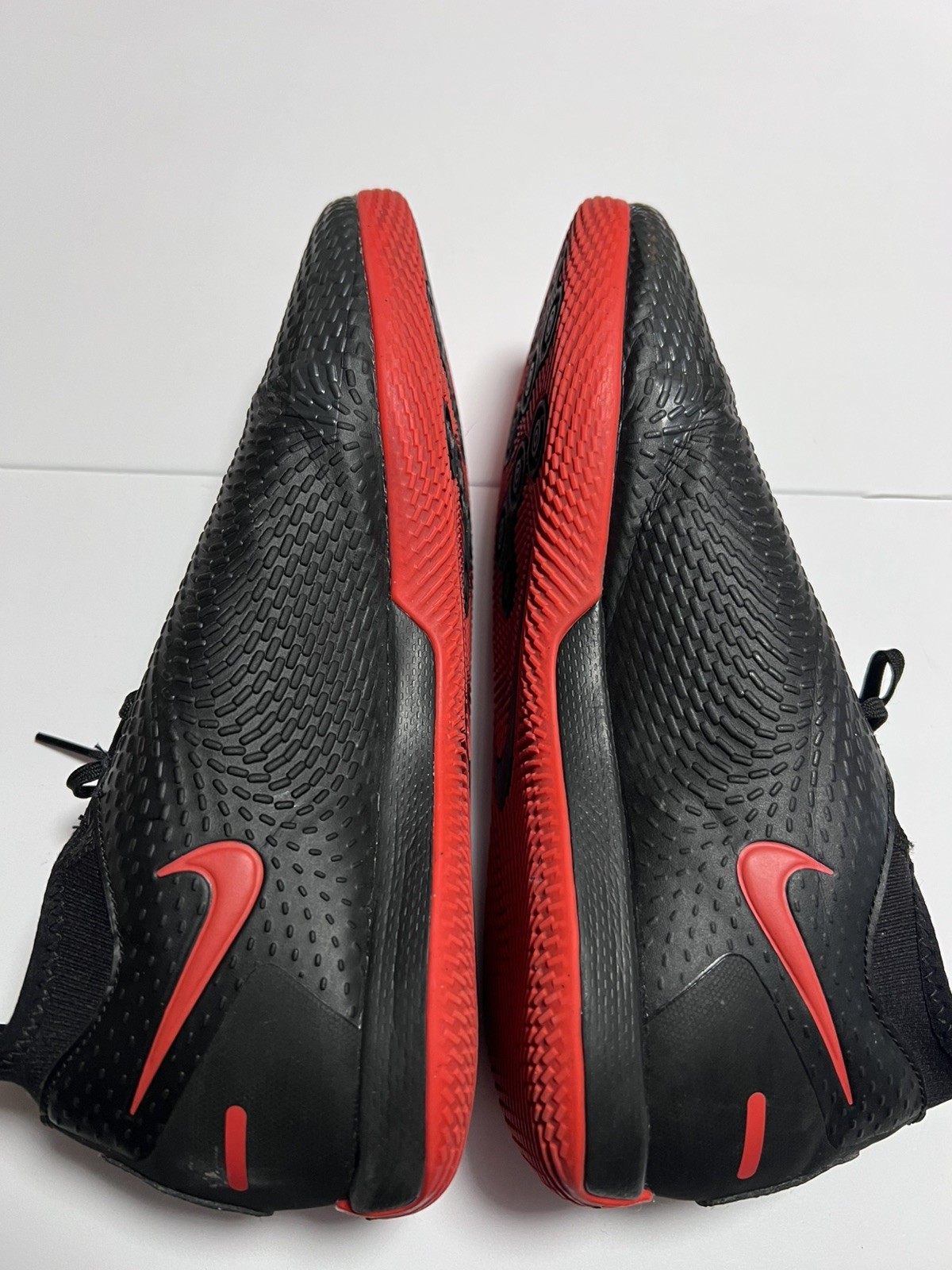 Nike Red-Black Athletic Shoes | Perfect for Any Season