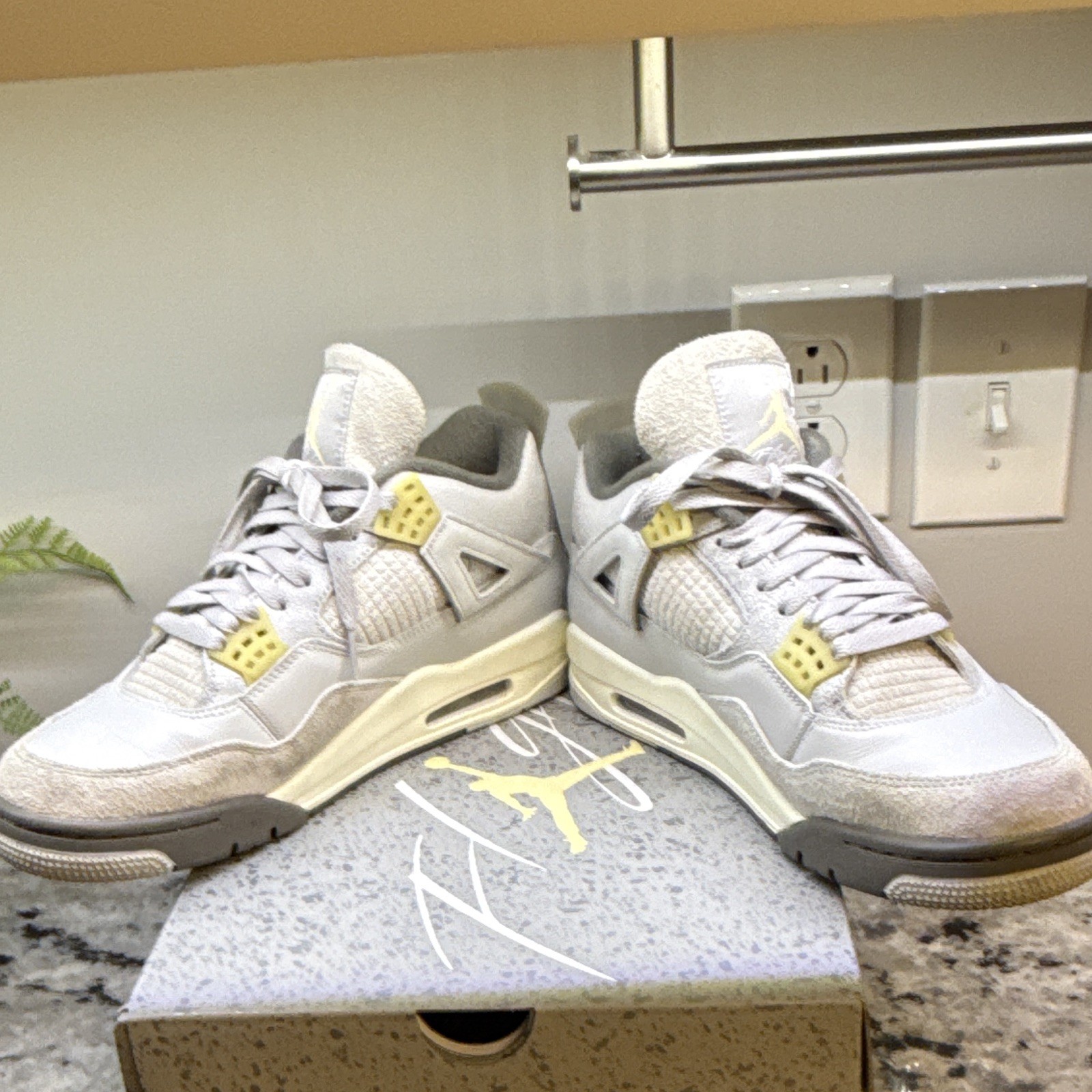 Nike Air Jordan 4 Retro SE Craft Photon Dust Grey Size 10.5 Used