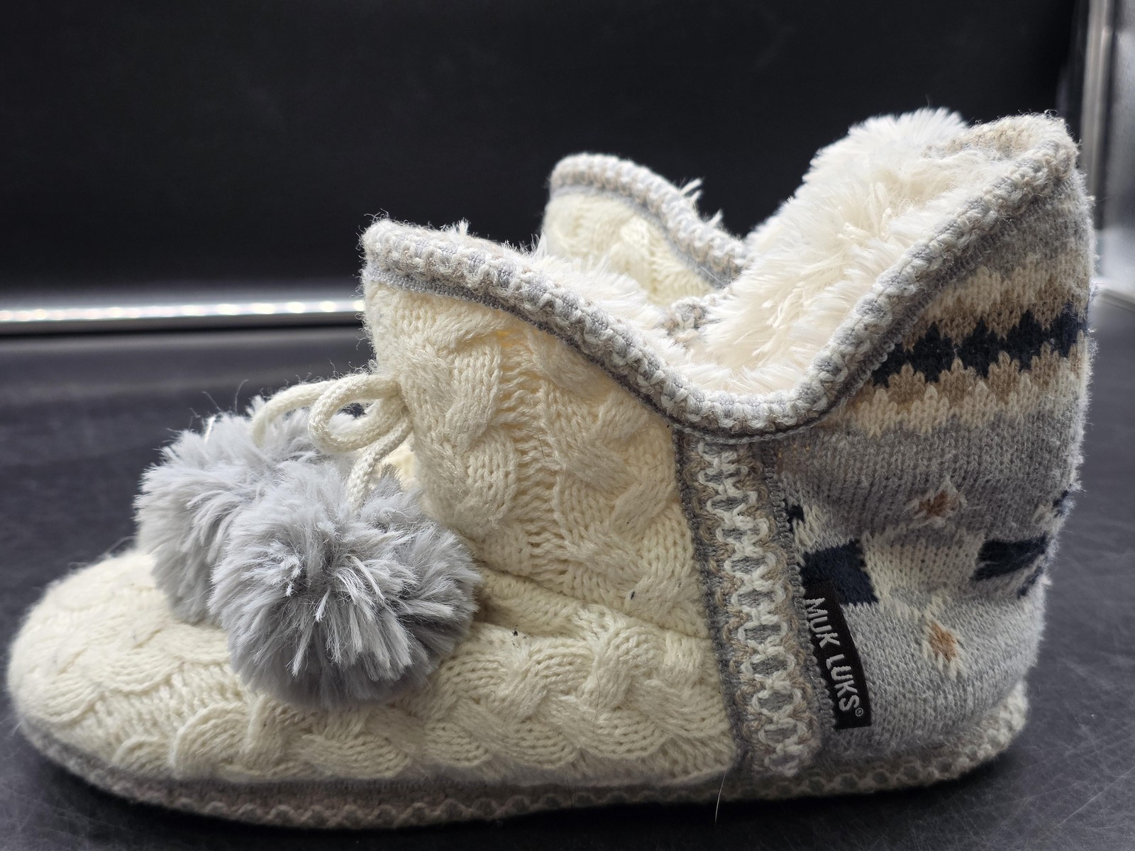 Mukluks Slipper Boots Womens Size 5.5 White Knit Fair Isle Pom Pom House Indoor