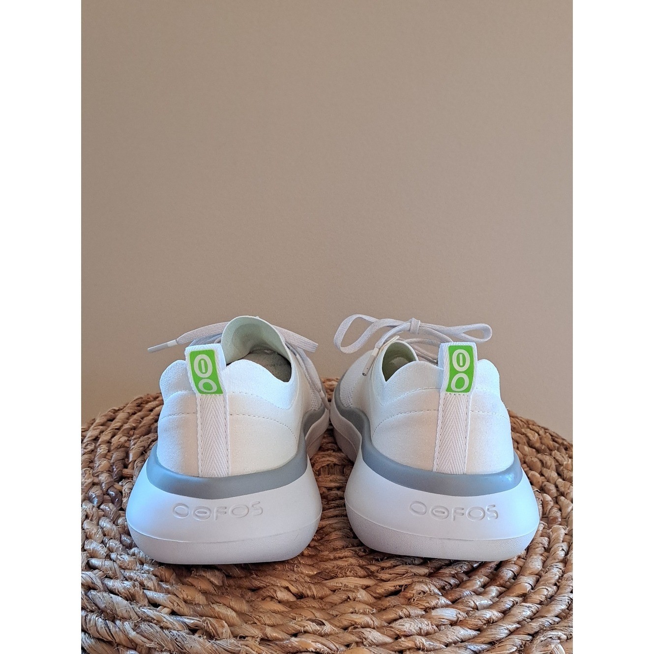 OOFOS Unisex OOmy Stride Recovery Athletic/Athleisure White Knit Sneakers W10/M8