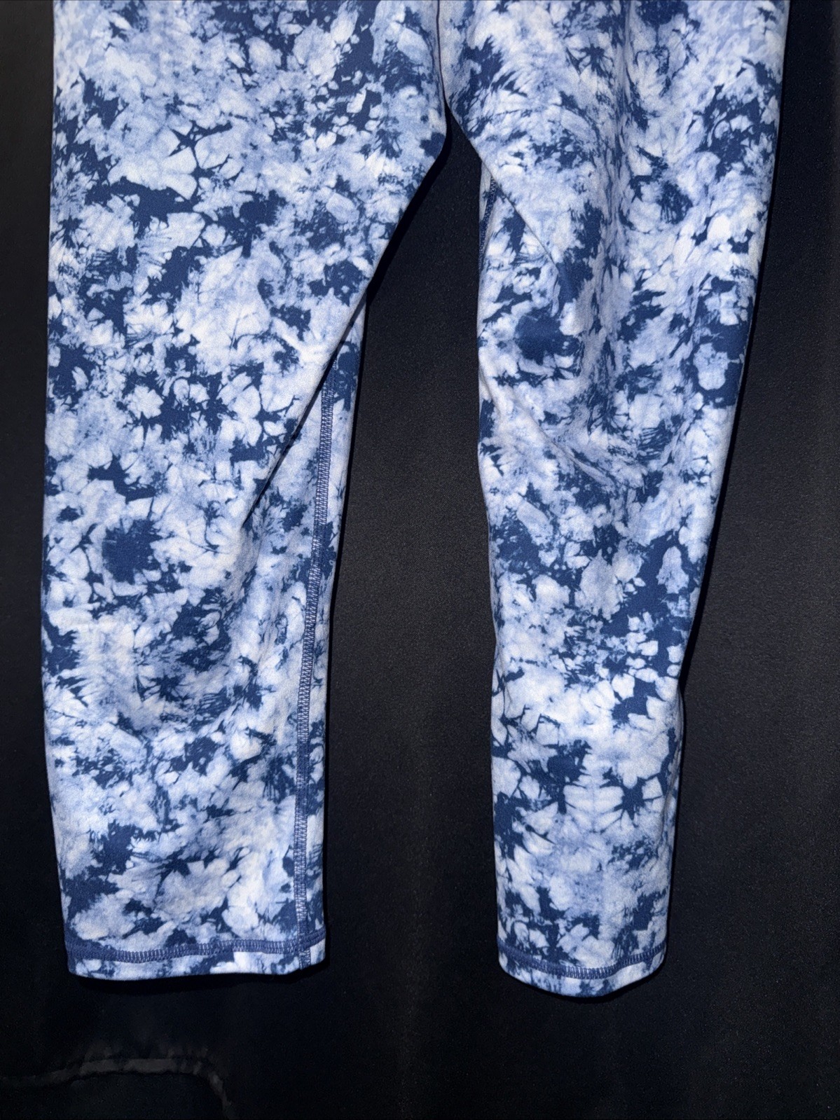 Blue, White Gap Fitness Size Medium Leggings -Stretch For Sports & Everyday Use