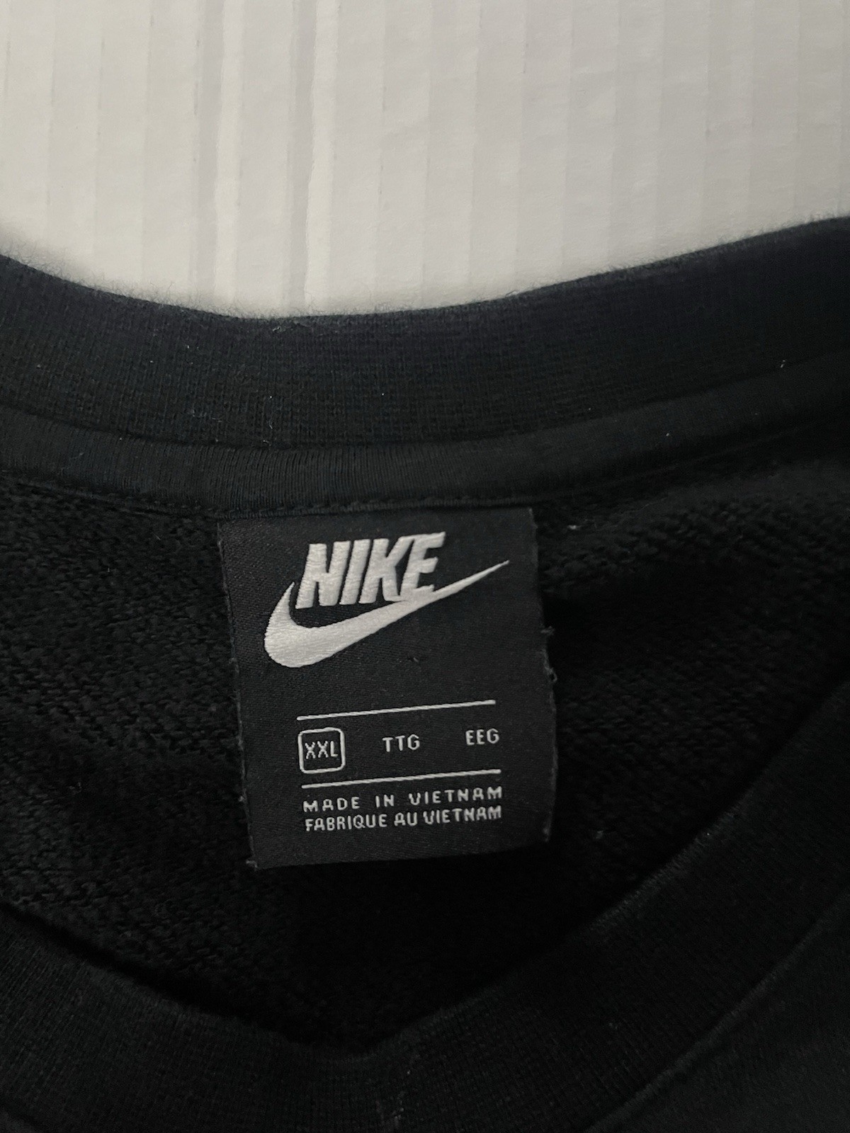 Nike Sportswear Men’s Crew Neck Pullover Sweatshirt Black 2XL Graphic Logo