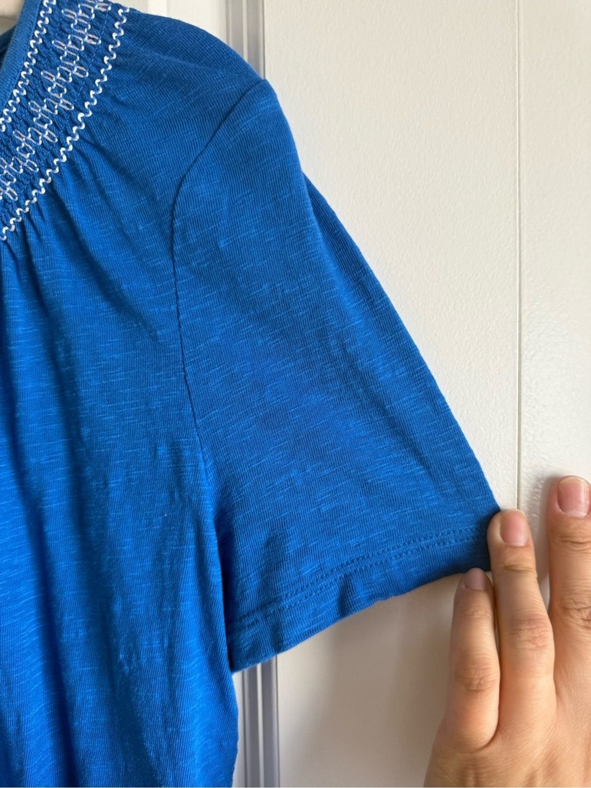 Talbots Blue Embroidered Scoop Neck Women’s Top, sz. M, 100% Cotton, EUC!