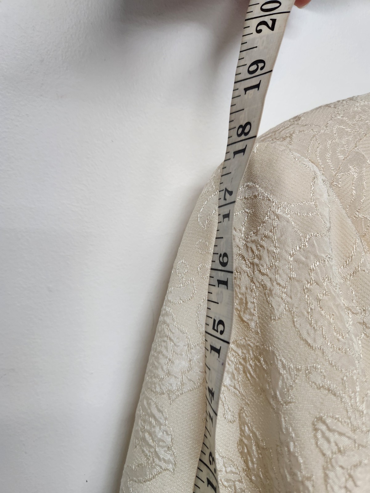Vintage Women’s Ivory Floral Brocade/Jacquard Jacket With Real Fur Cuffs, Sz M/L