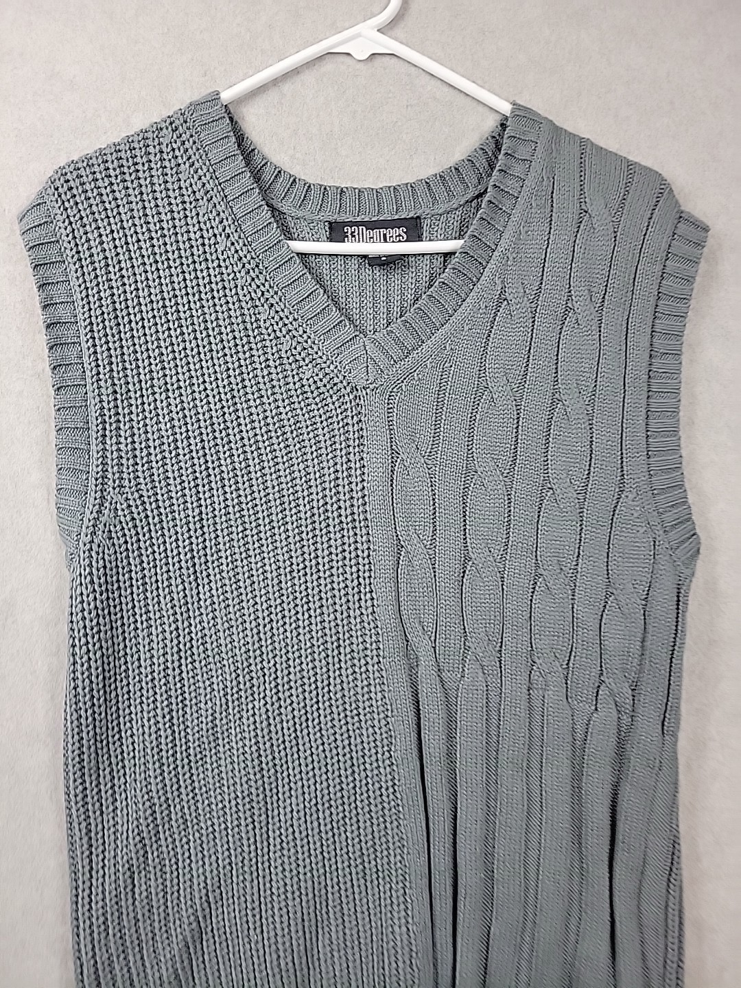 33 Degrees Gray Knit Cotton V Neck Mixed Cableknit Sweater Vest Men’s Small