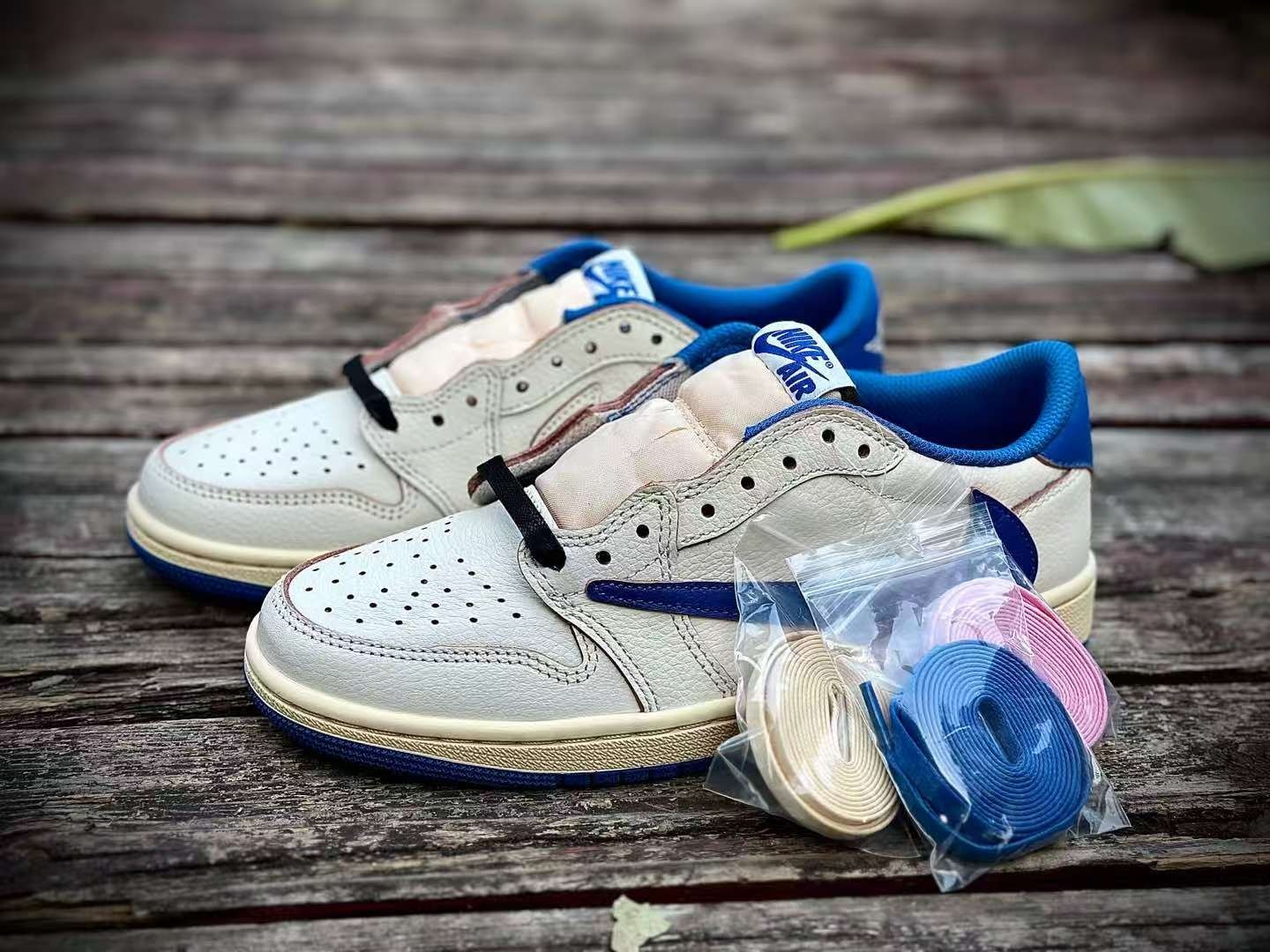 DM7866-104 Fragment Design x Travis Scott x Air Jordan 1 Retro Low OG SP ‘Sail