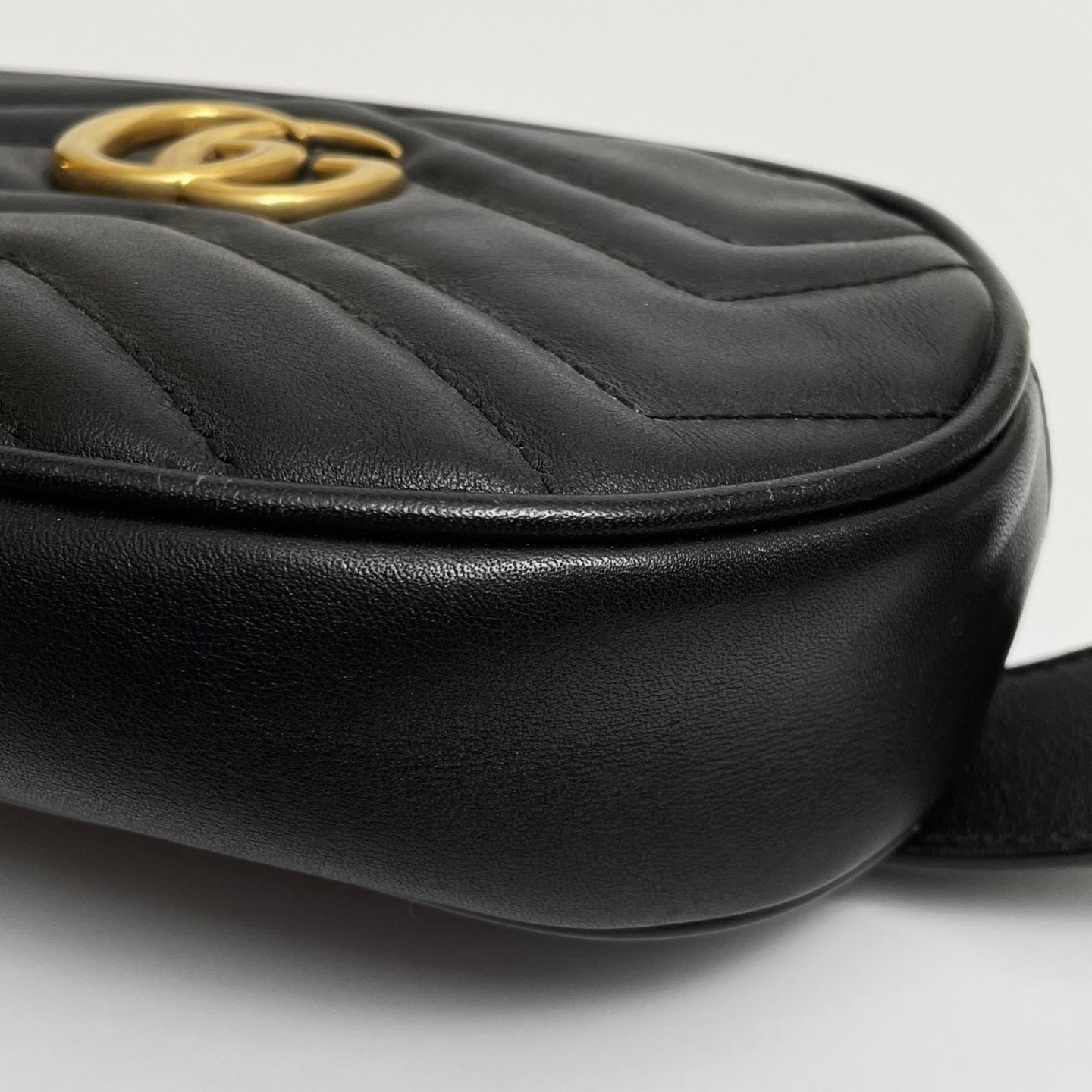 GUCCI GG Marmont Matelasse Chevron Quilted Leather Belt Bag Black