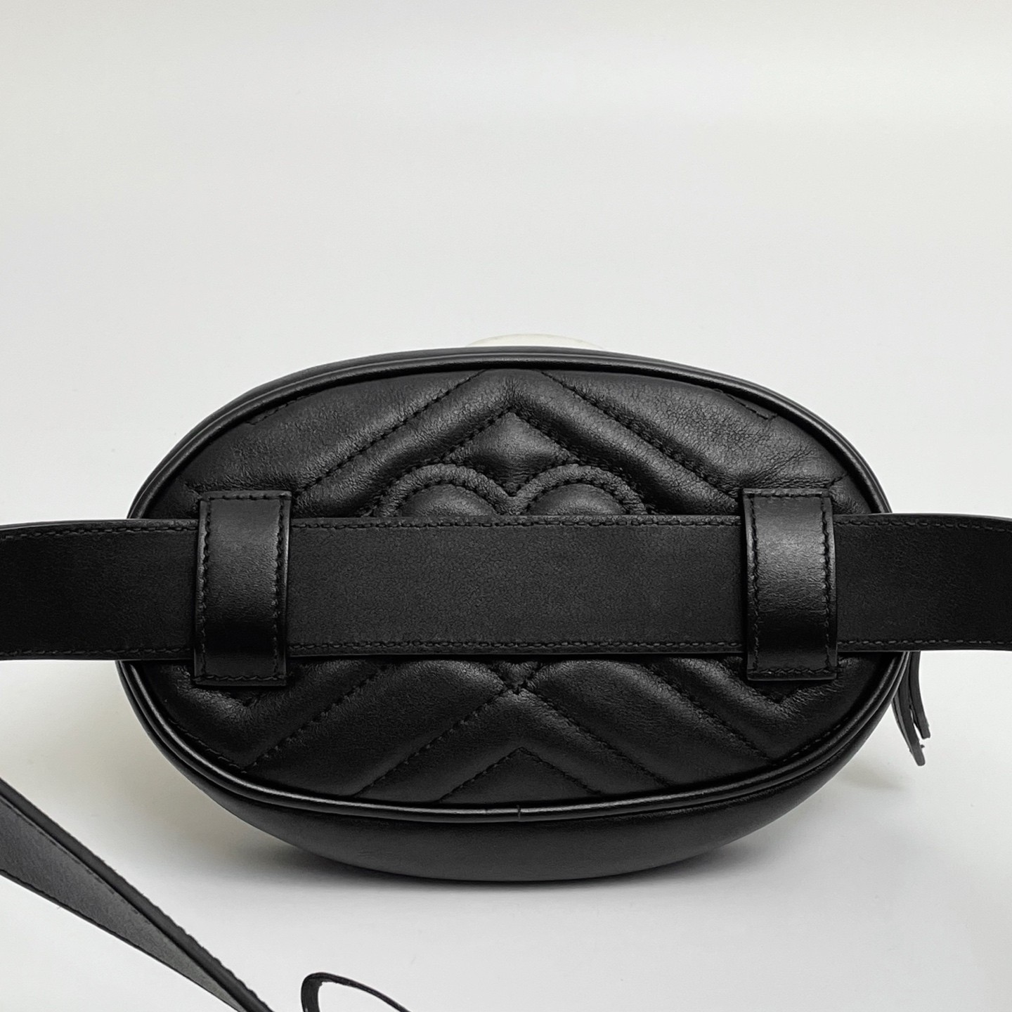 GUCCI GG Marmont Matelasse Chevron Quilted Leather Belt Bag Black