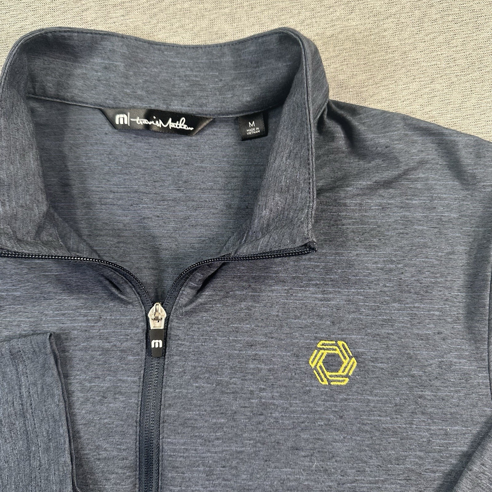 Travis Mathew 1/4 Zip Lightweight Shirt Mens M Navy Blue Golf Pullover *Logo