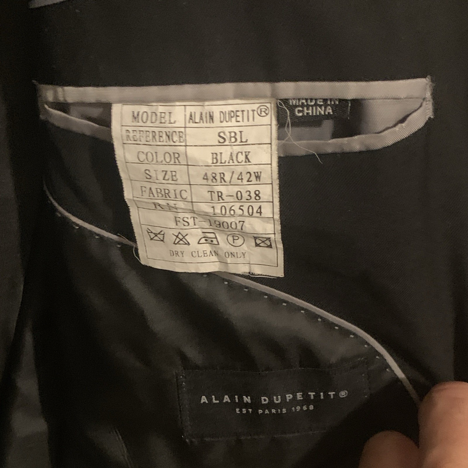 Alain Dupetit Men’s Black Single-Breasted 2-Button Suit Jacket 48R/42W