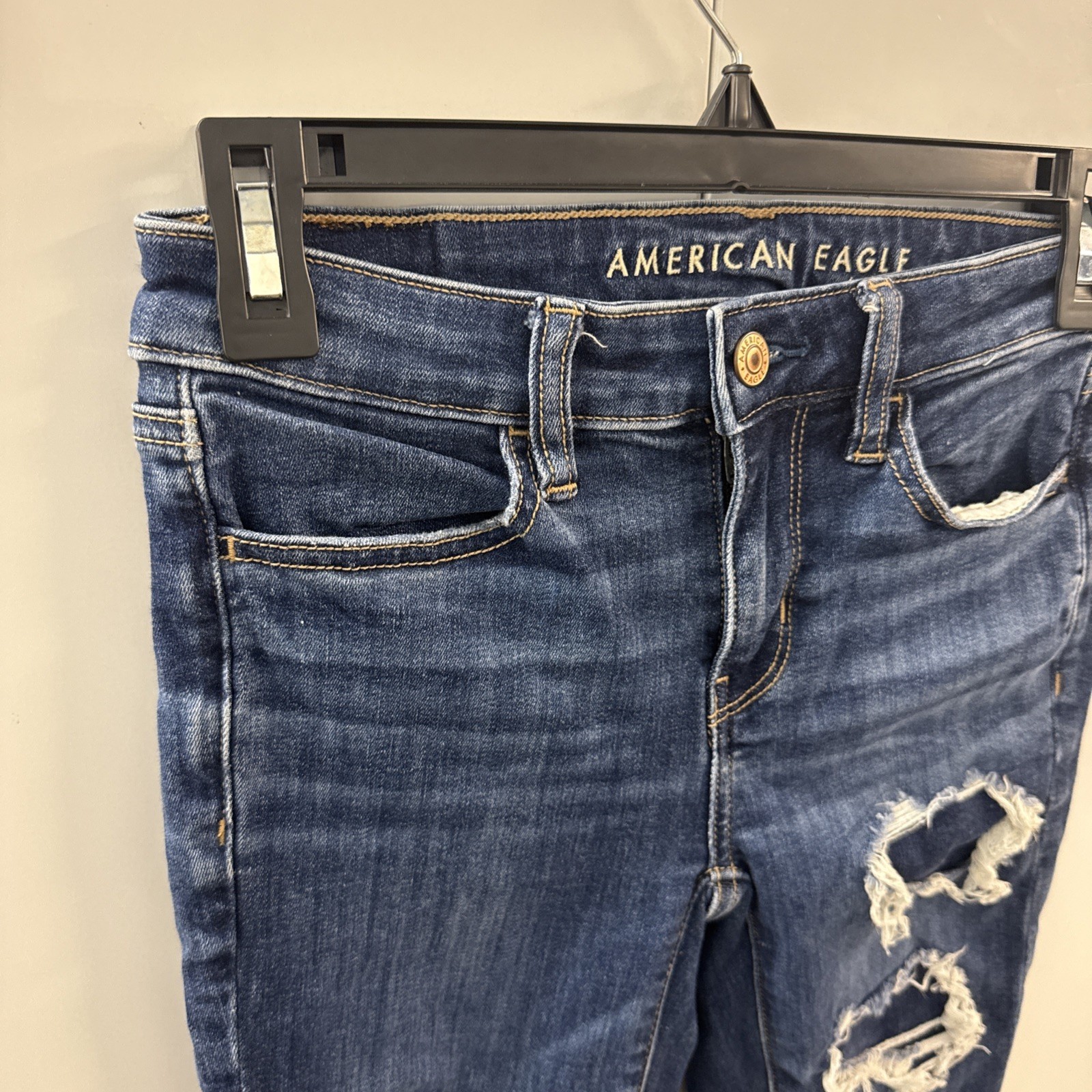 American Eagle Next Level Stretch Women’s Low Rise Jeggings Size 0 Distressed