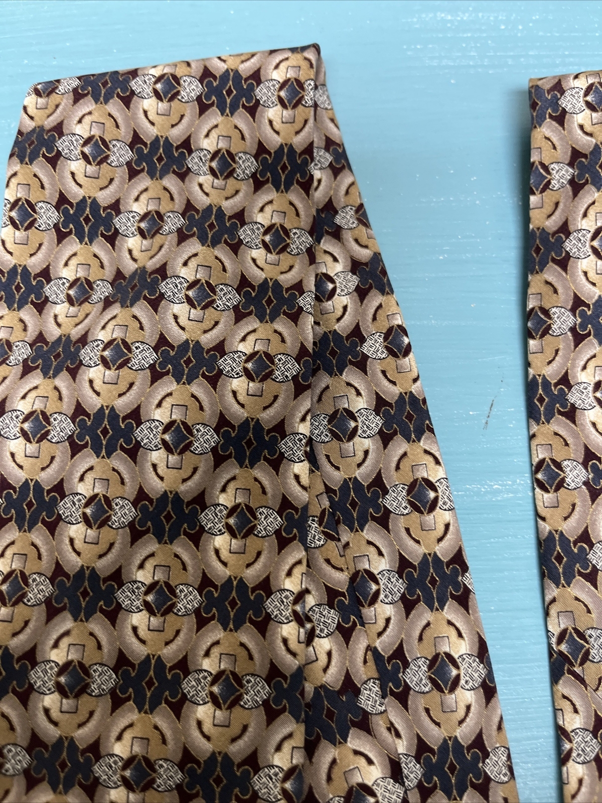 Charleston Tie Rack Men’s Tie Made In Italy 100% Silk Classic 57-60” Tie