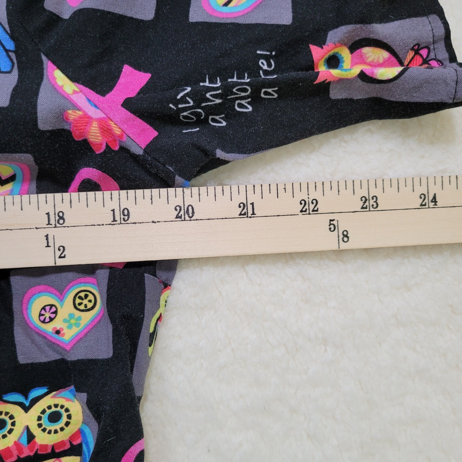 Scrub HQ Scrub Top Size M I Give a Hoot About a Cure Measurements in Pictures