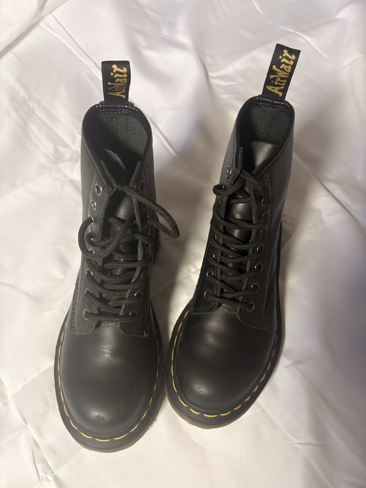 Dr. Martens 1460 Women’s Original Smooth Leather Lace Up Boots – Black, Size 6