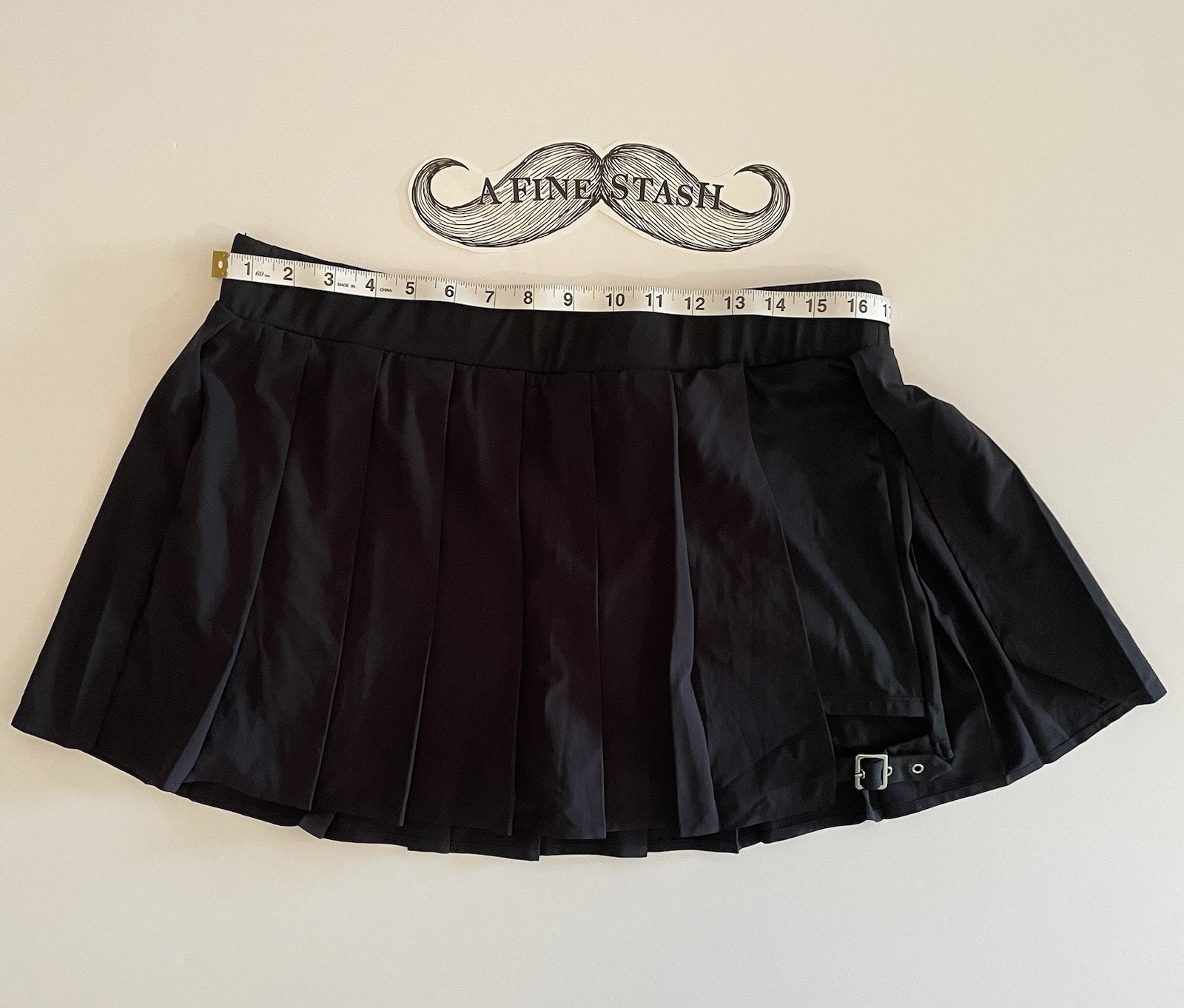 BZB Y2K Black Pleated High Waisted Tennis Skort with Buckle Size L