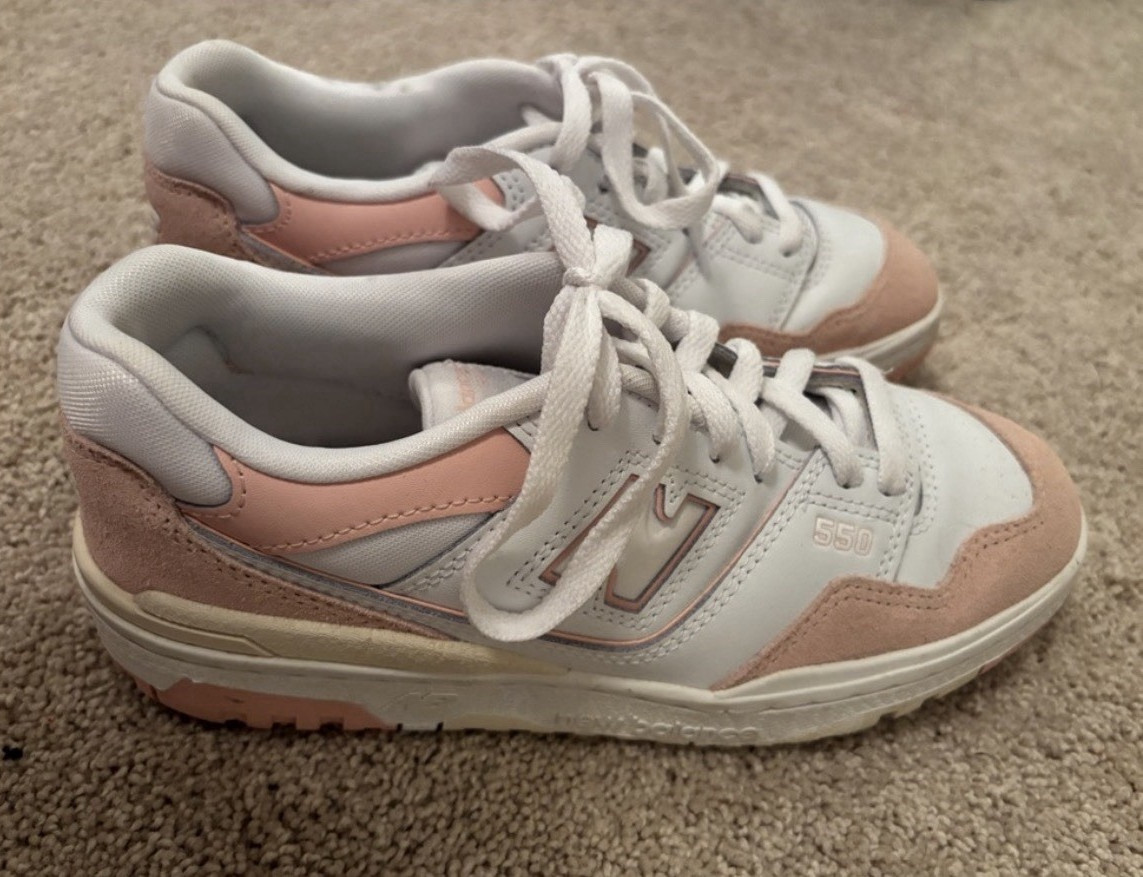 New Balance 550 Women’s Sneaker US 7 White/Pink Low Top Lace Up