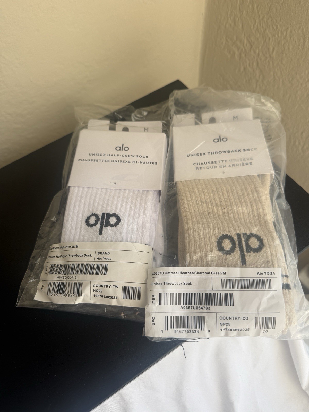 alo 2 Pairs Unisex Logo Crew Socks Size M Half-Crew & Throwback Multicolor