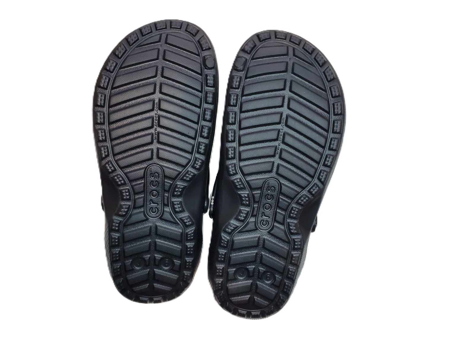 Crocs Comfort Women’s Size 6 Black leisurely Slip-on clogs