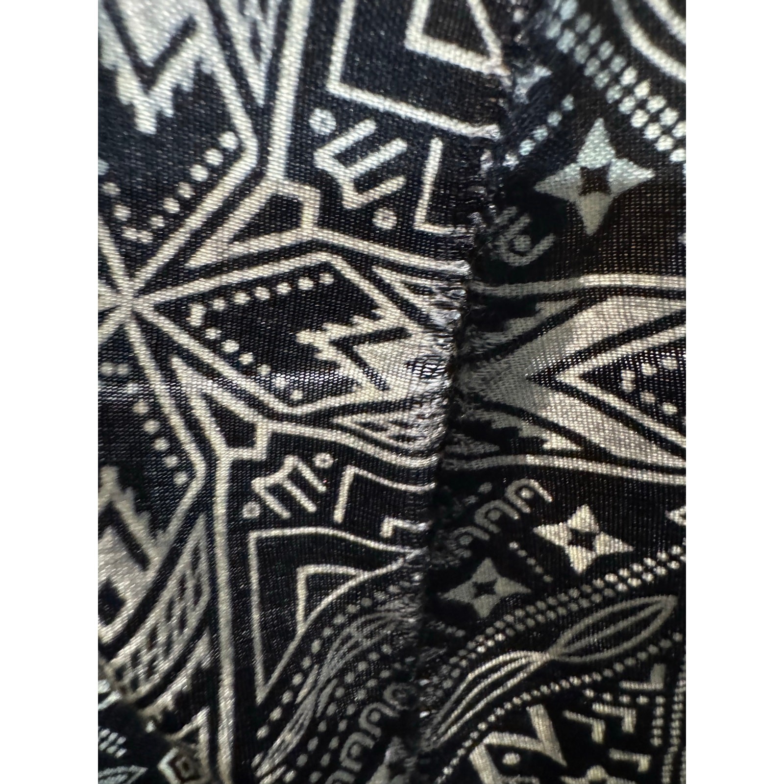 KAVU Womens Large Geometric Tribal Print Smocked Elastic Waist Lounge Shorts B&W