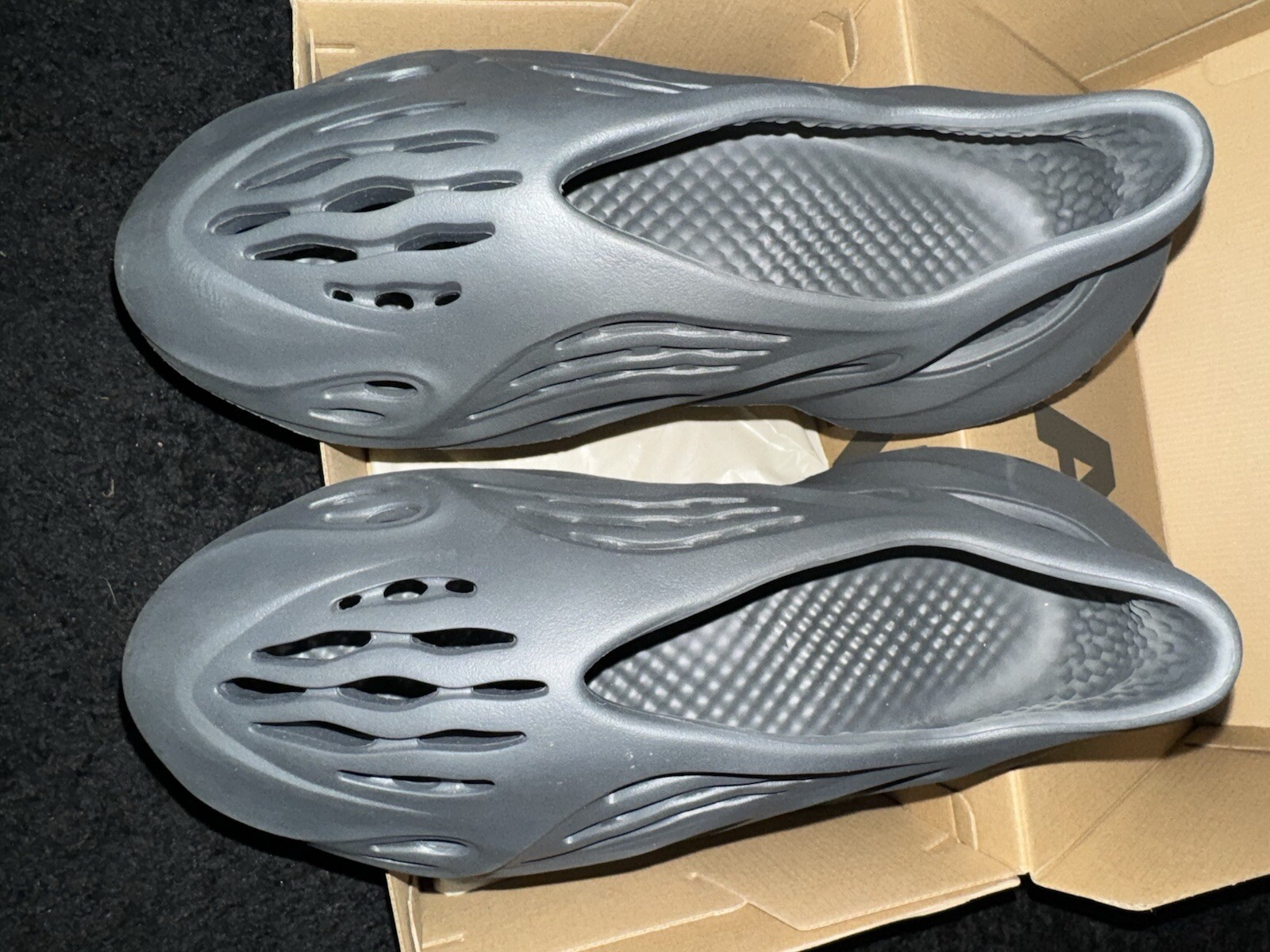 Size 11 – adidas Yeezy Quantum Onyx