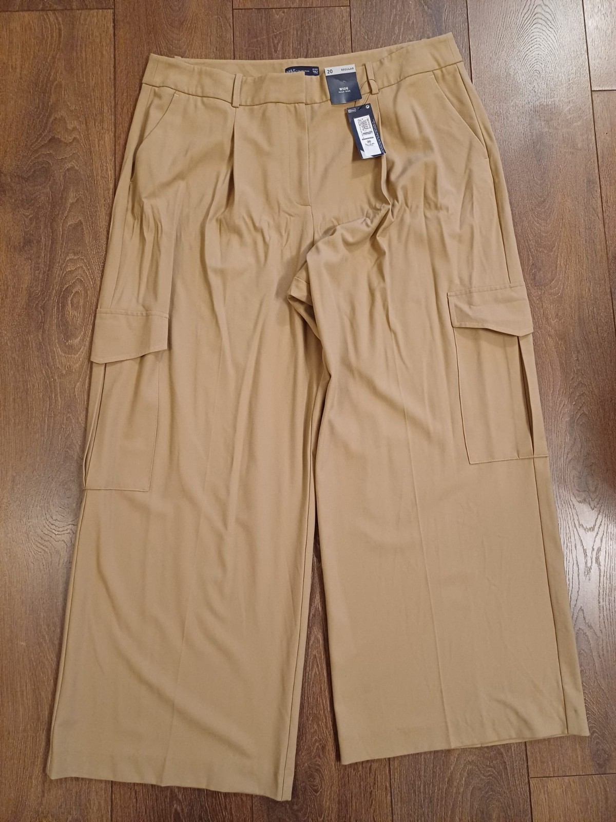 BNWT M&S Women’s Trousers Wide High Rise Cargo Size 20 Natural Beige