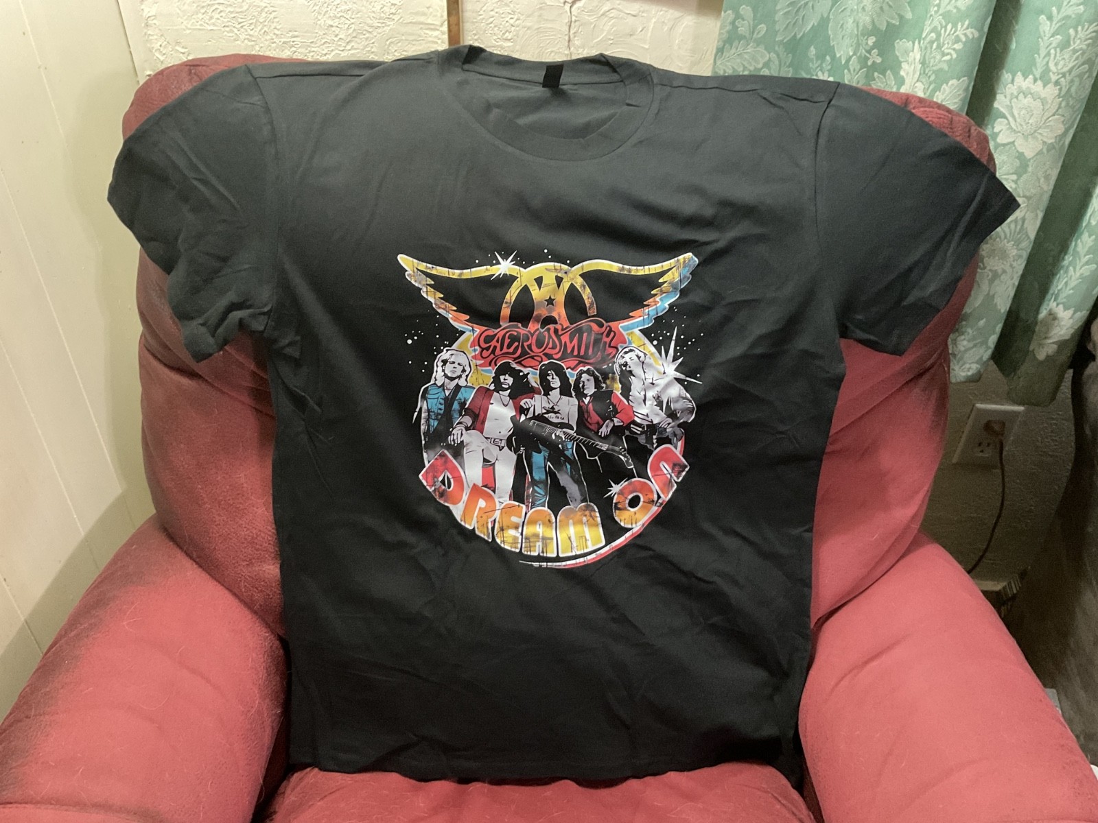 Aerosmith “Dream On” Band Graphics Black Tee Shirt Size Large