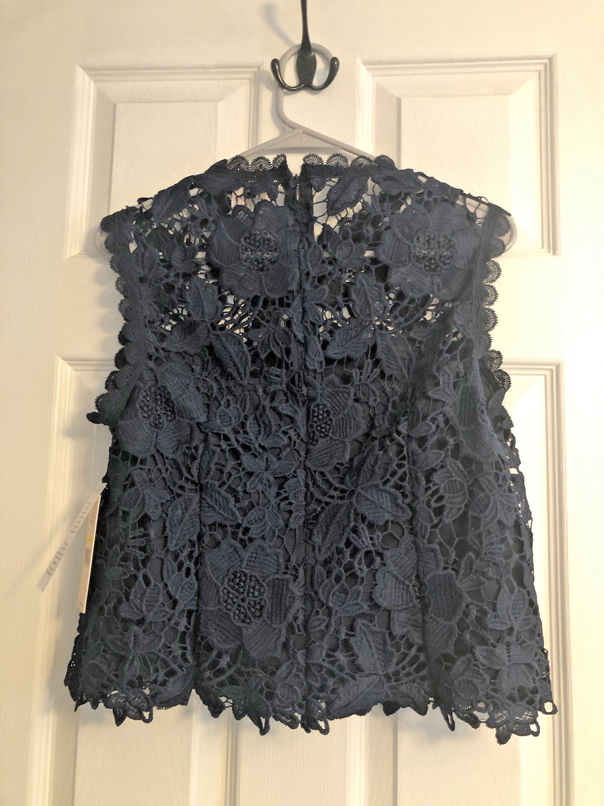 Nanette Lepore Lace Sleeveless Top, Size M, NWT, Fits more like S